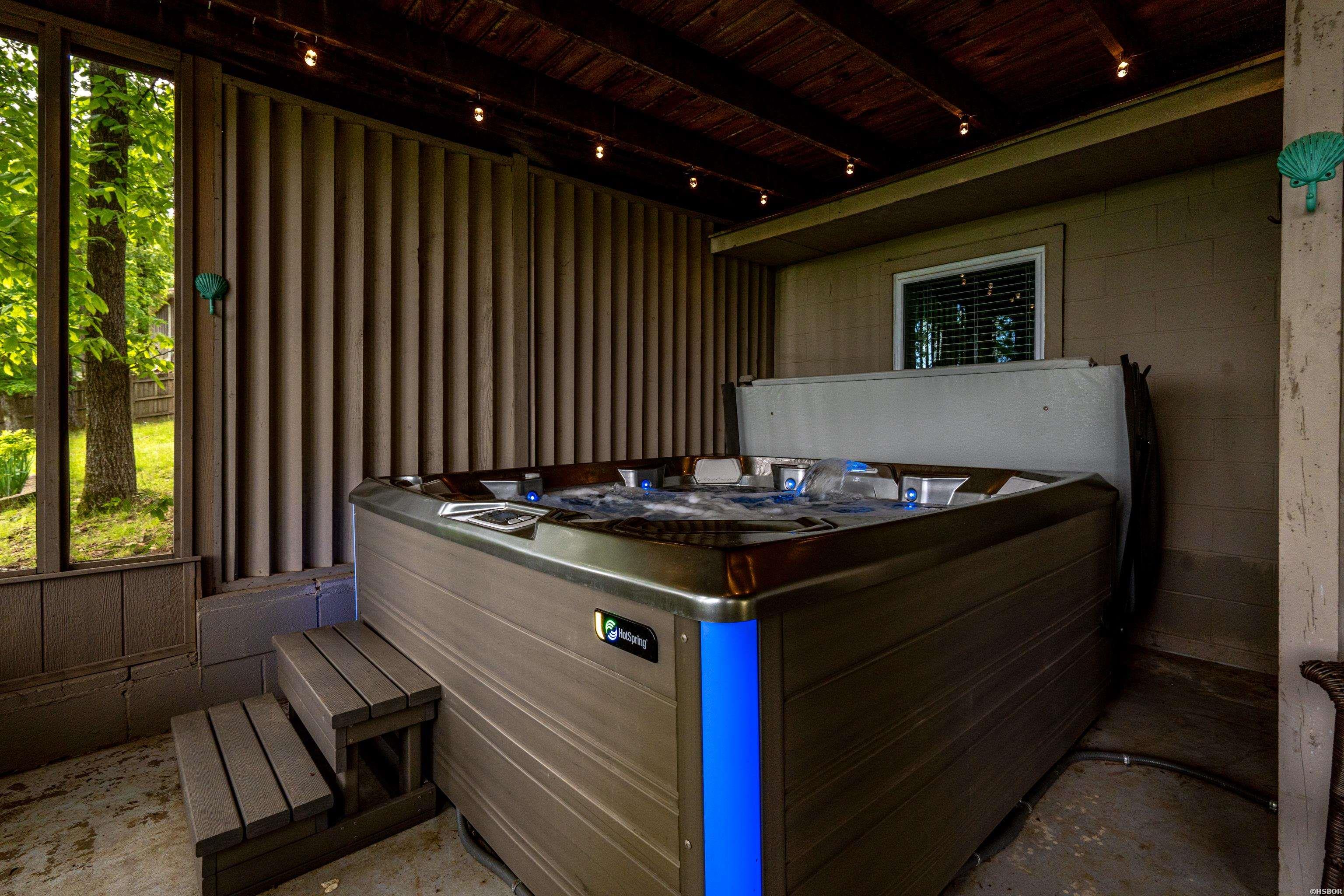 112 Honolulu Court Property Photo 42