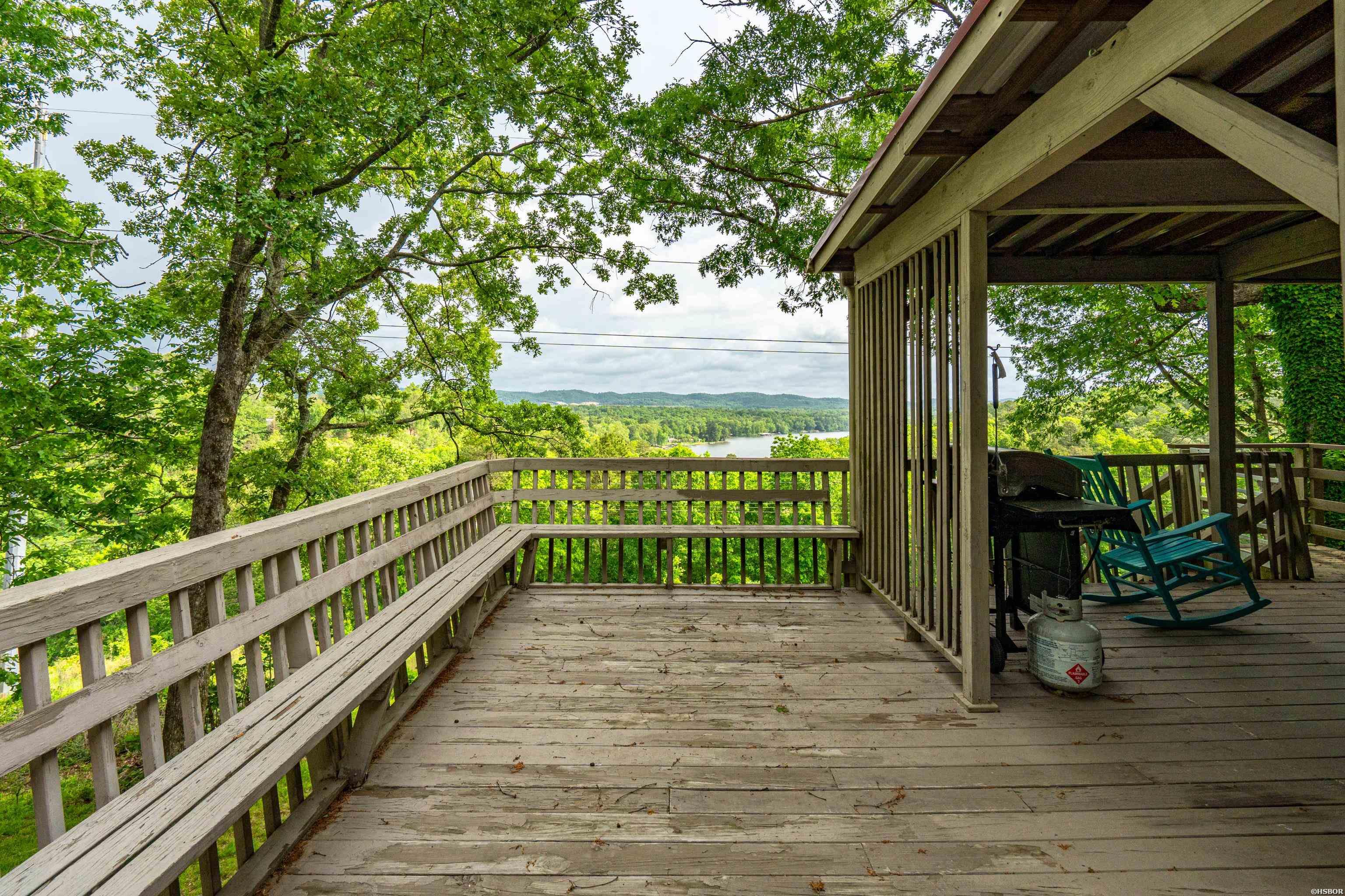 112 Honolulu Court Property Photo 44