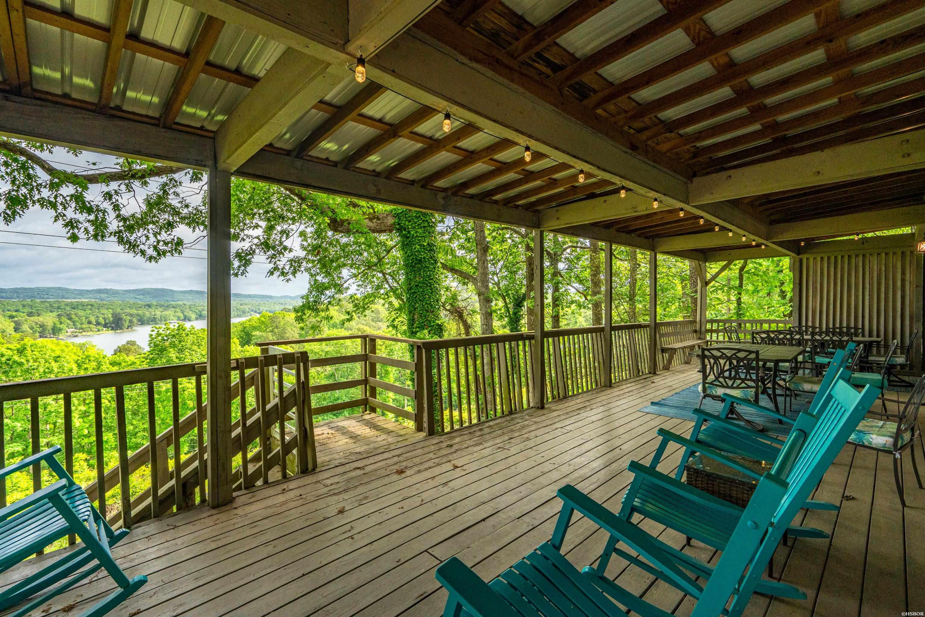 112 Honolulu Court Property Photo 45