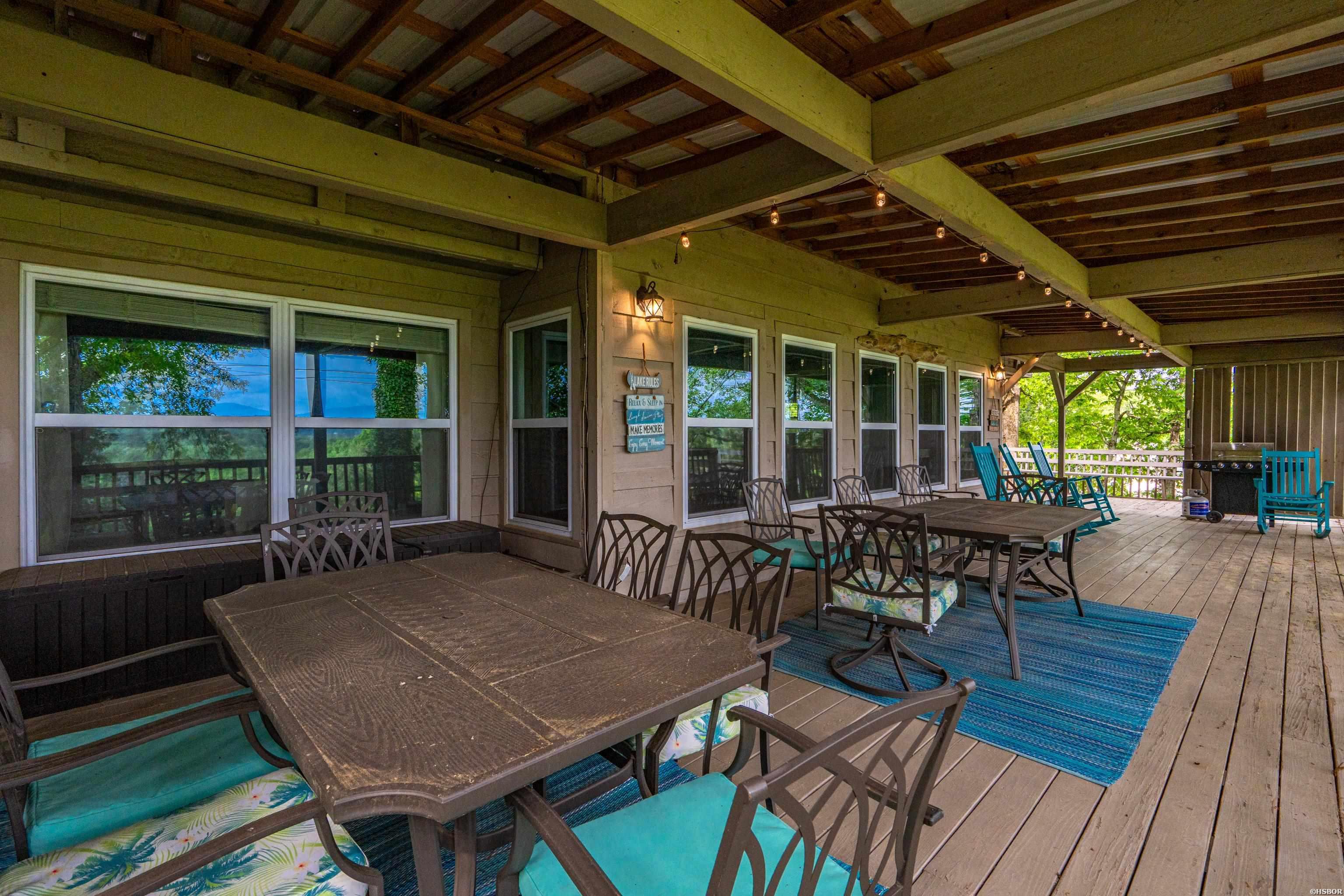 112 Honolulu Court Property Photo 46