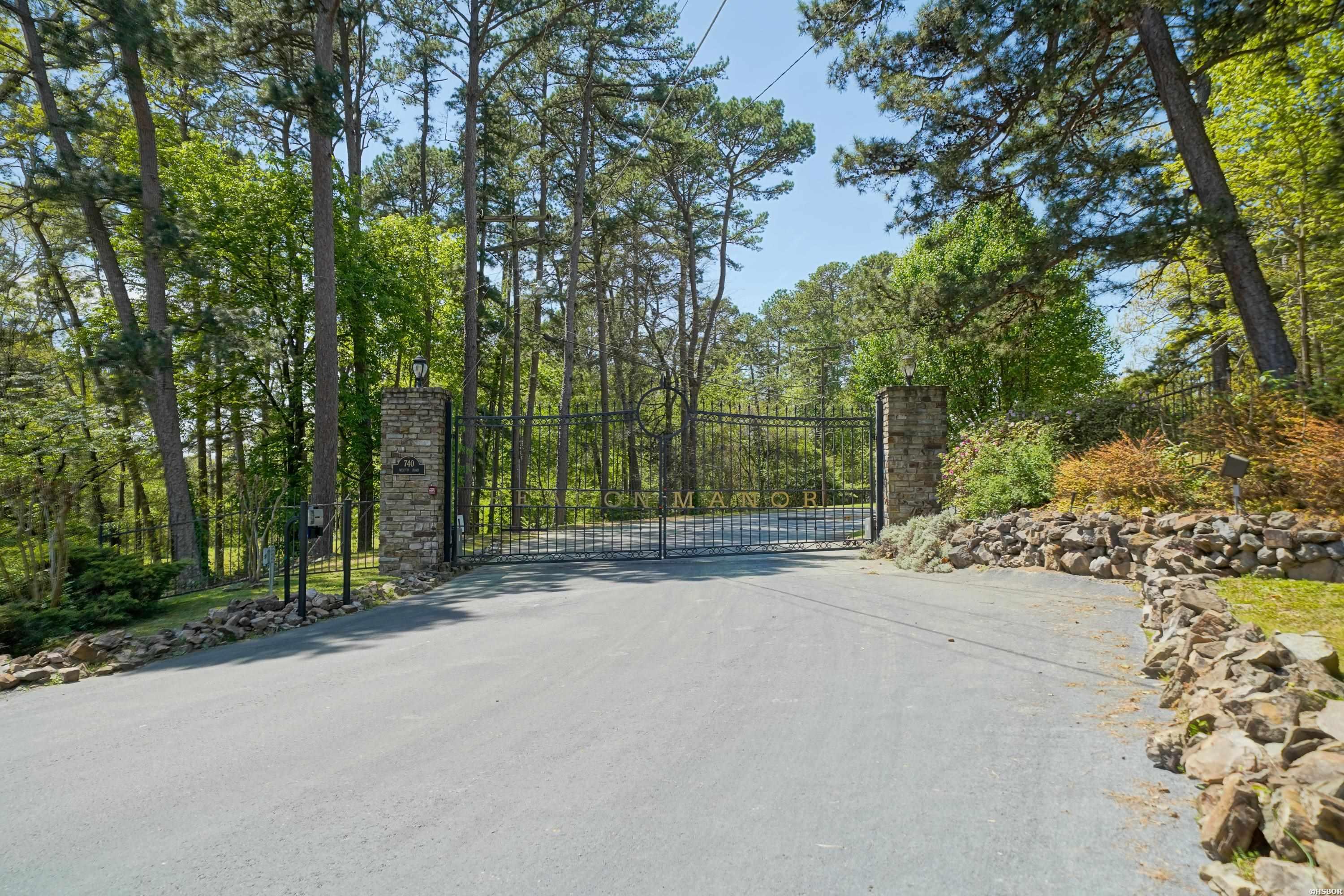 740 Weston Road Property Photo 13