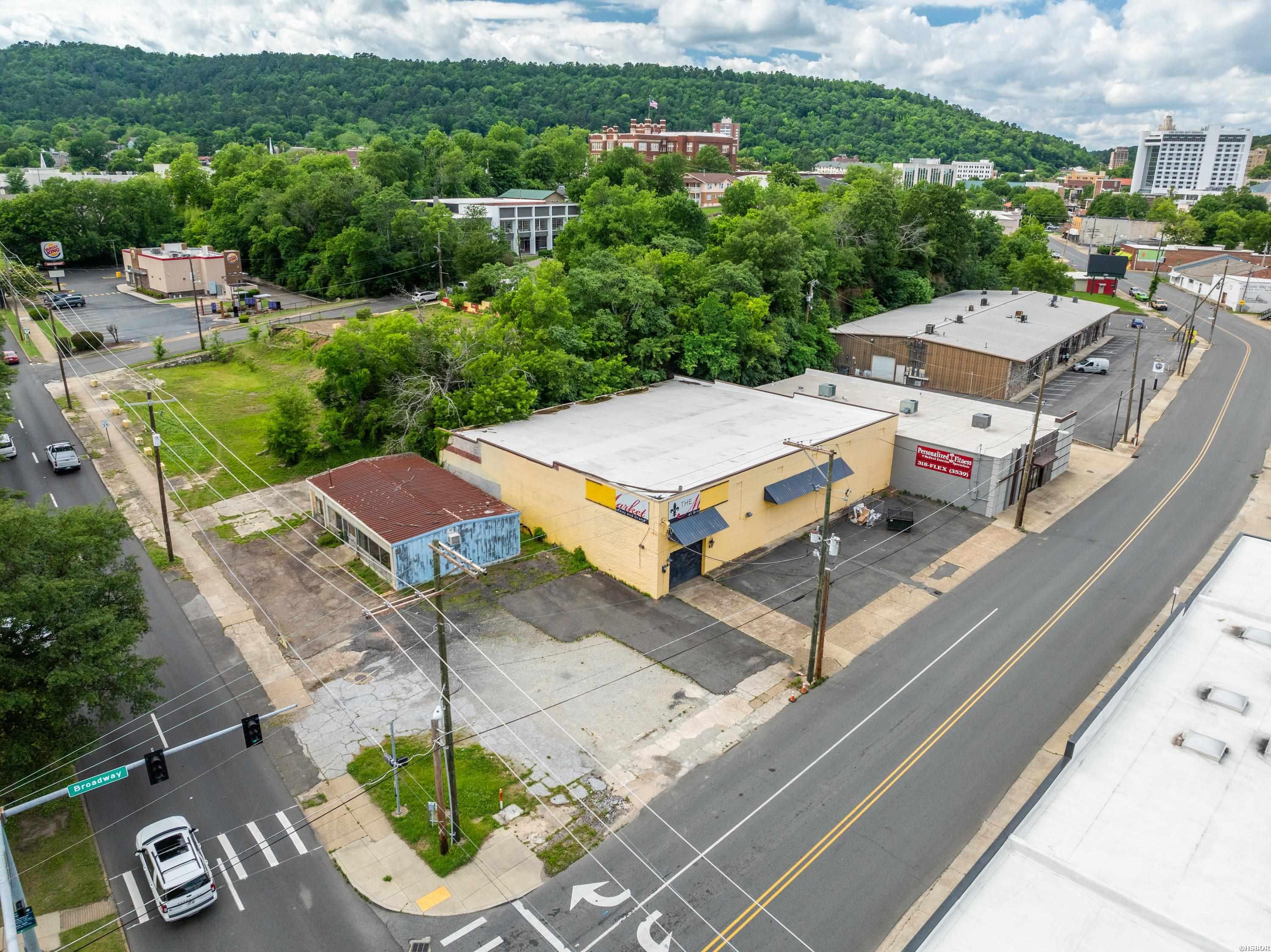 208 & 214 W GRAND Avenue