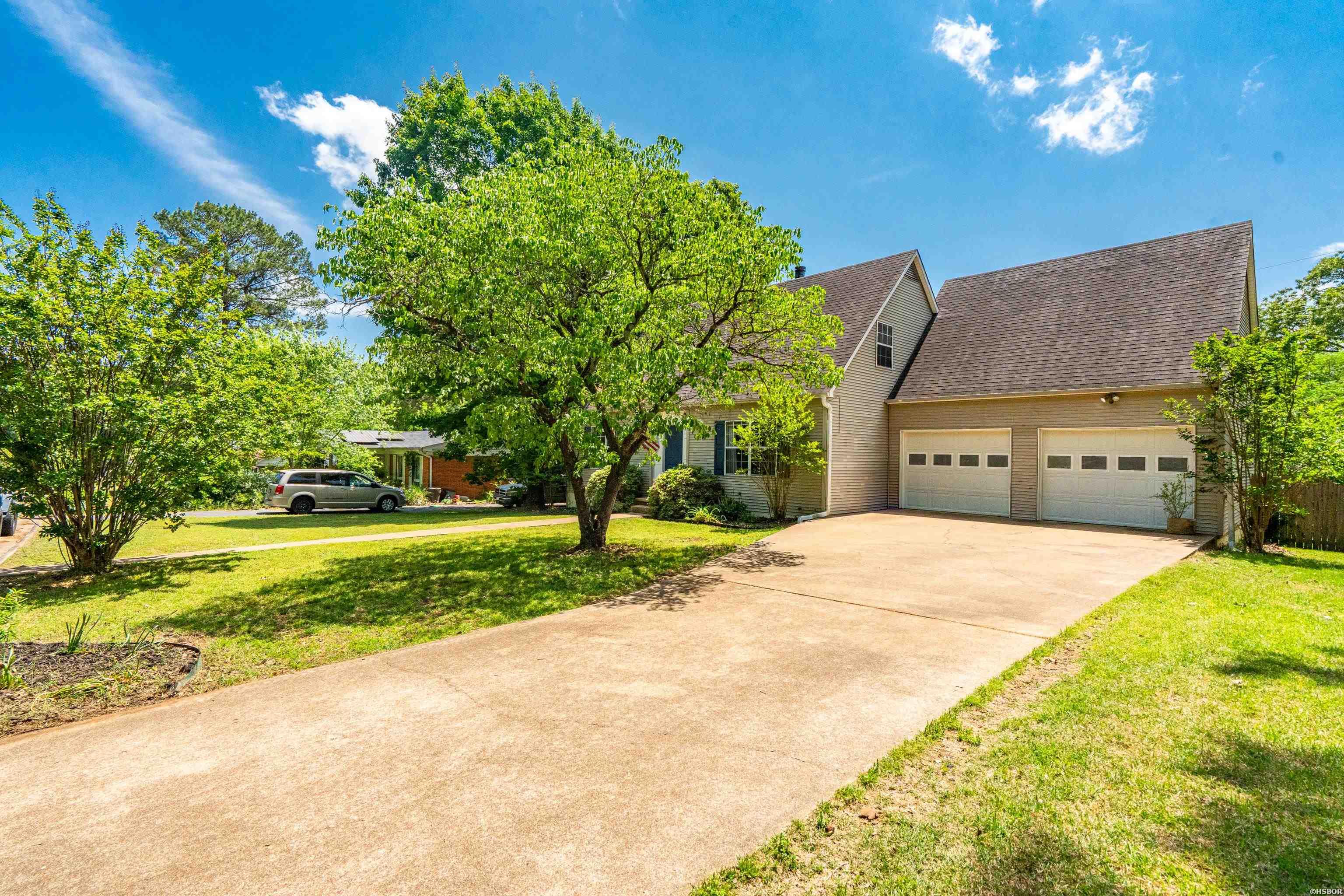 330 Melwood Street Property Photo 4