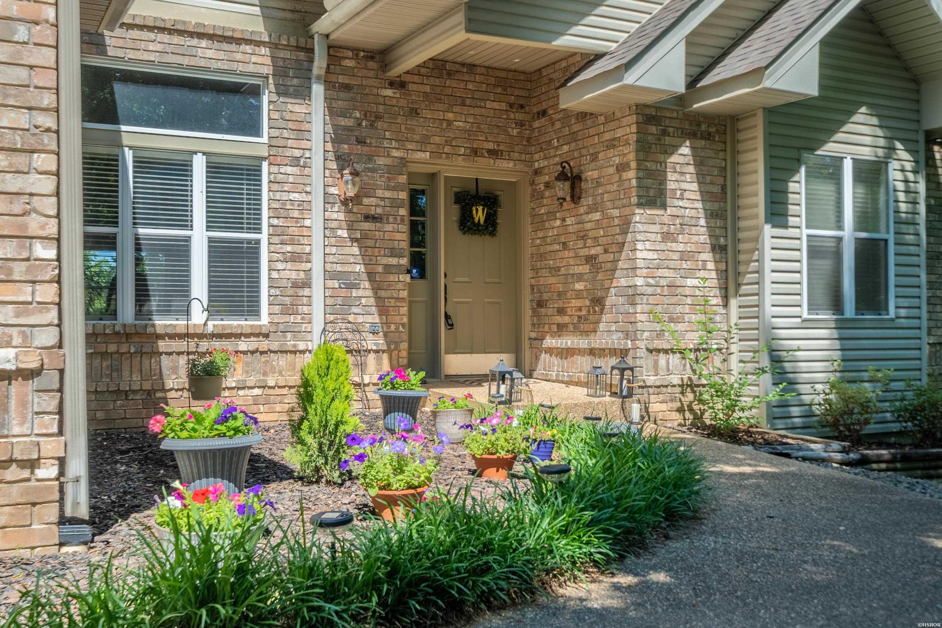 114 Bellaire Loop Property Photo 2