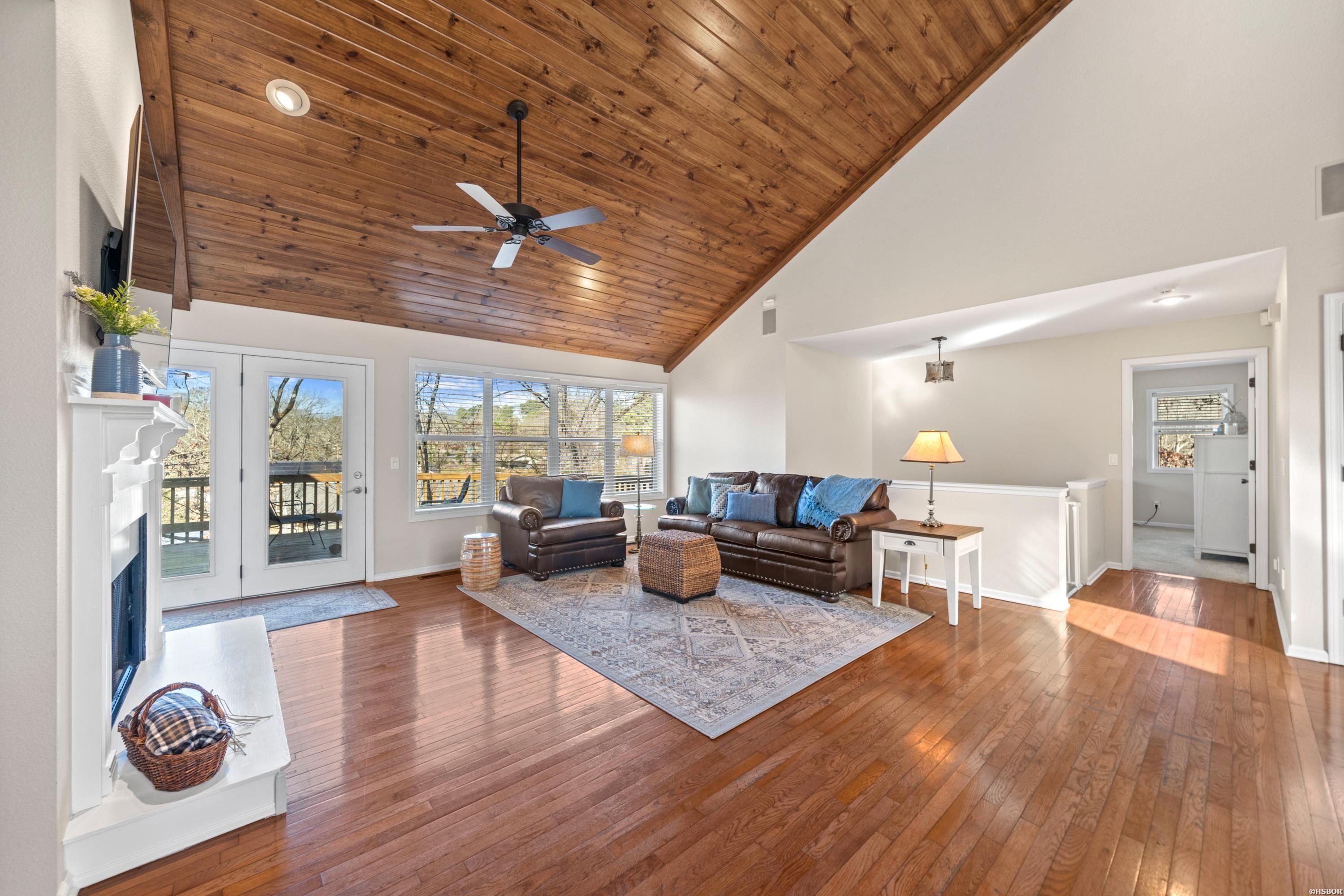 114 Bellaire Loop Property Photo 6