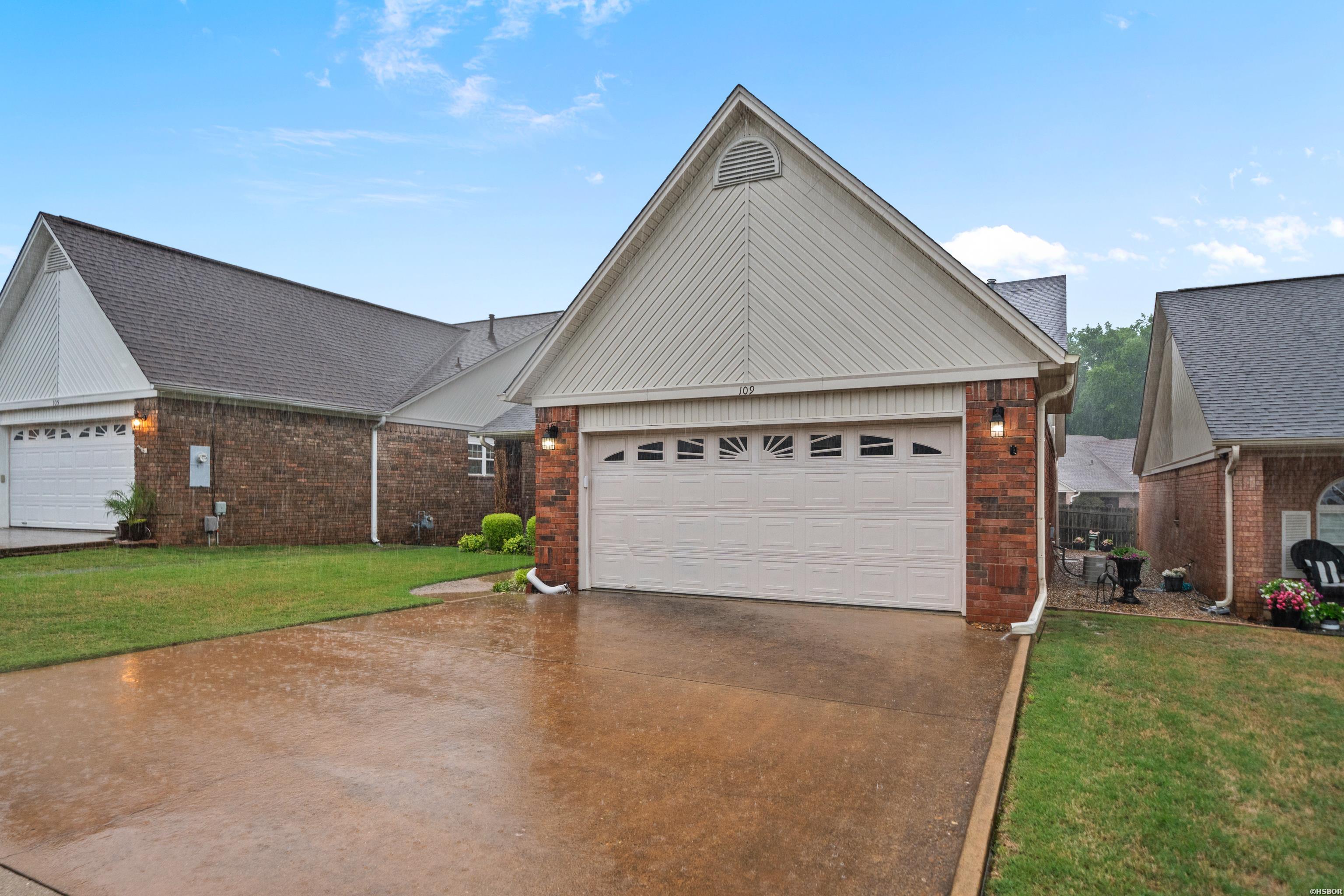 109 Ellis Court Property Photo 2