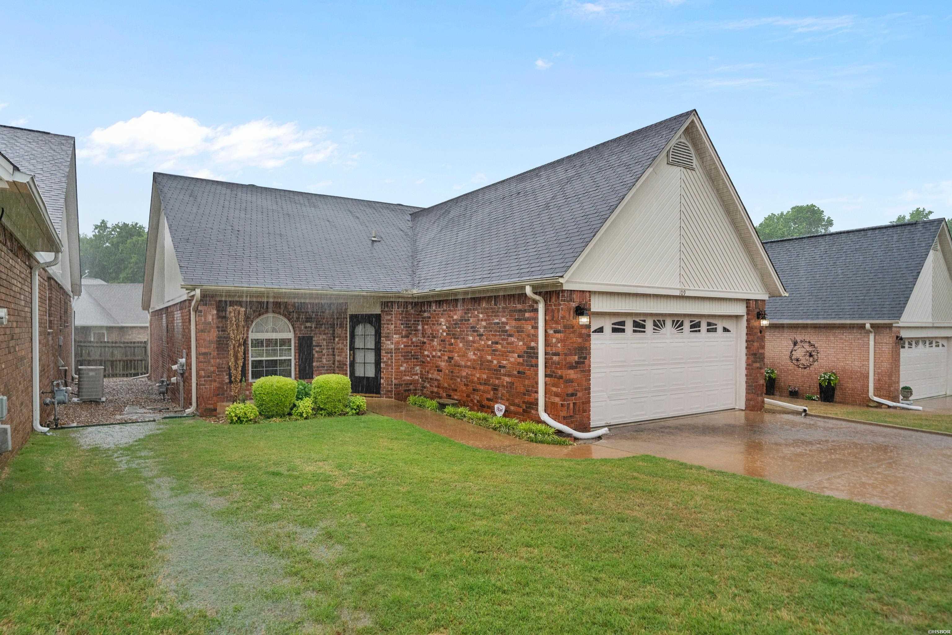 109 Ellis Court Property Photo 3