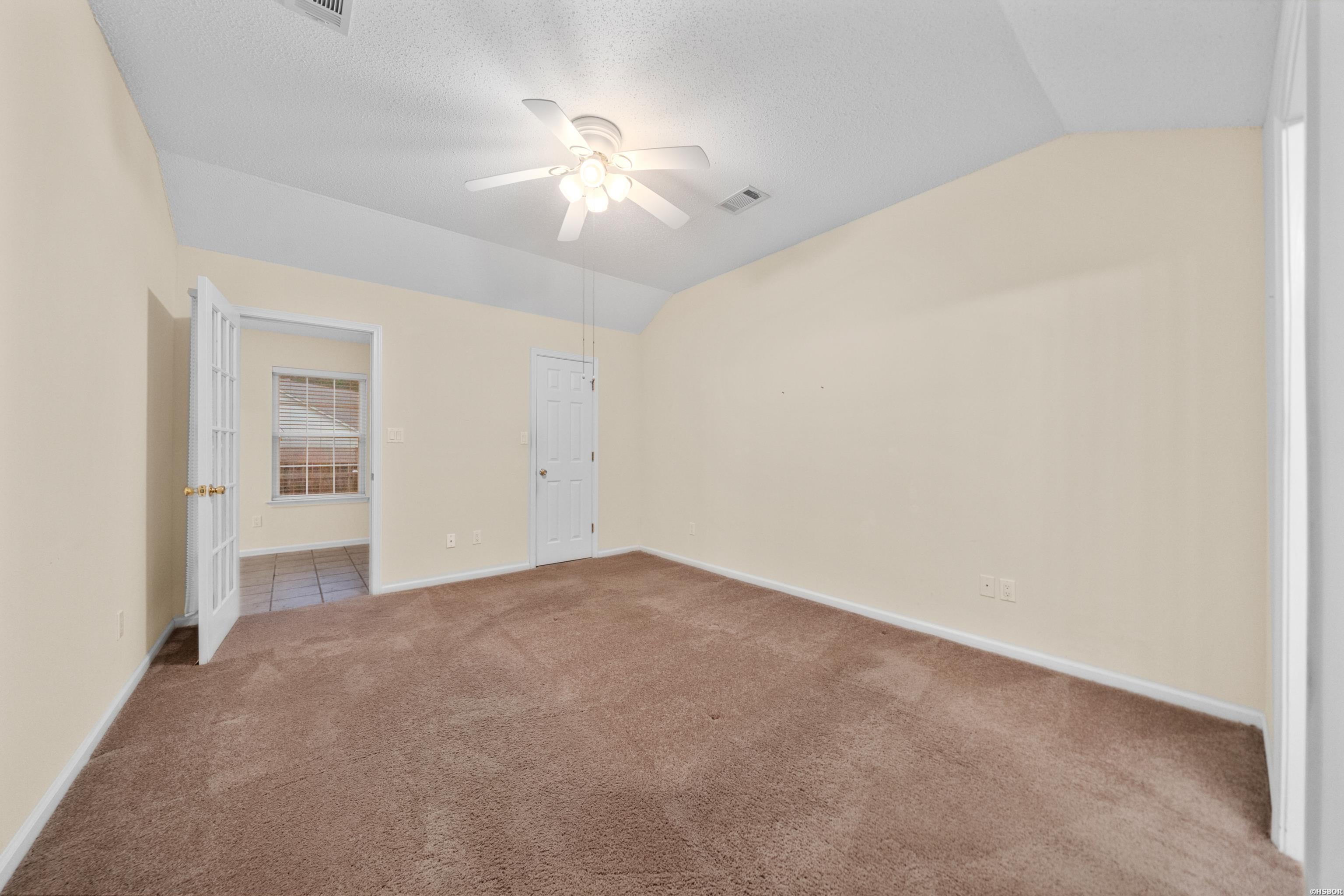 109 Ellis Court Property Photo 27