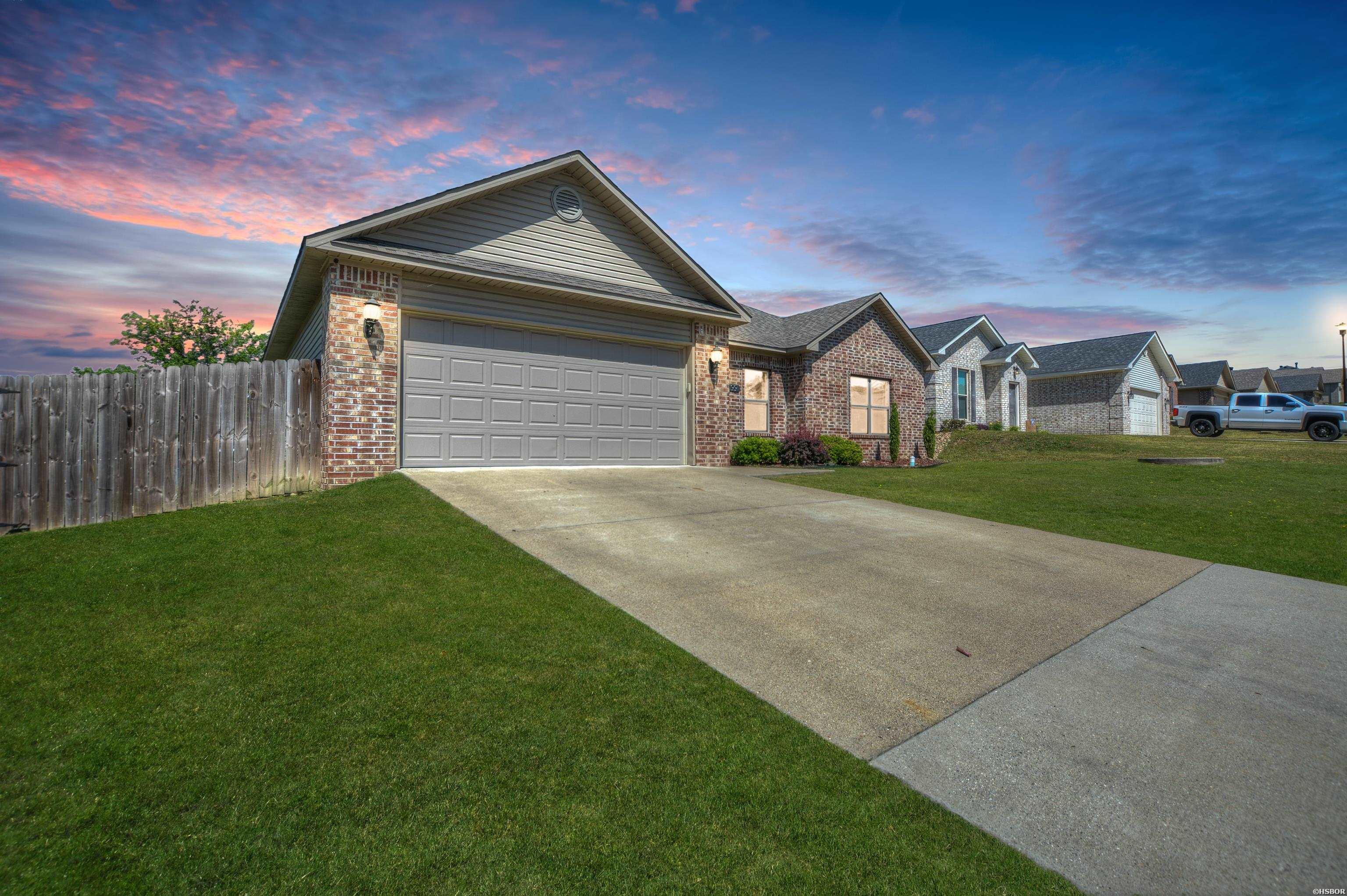 199 HILLSHIRE Loop Property Photo 1
