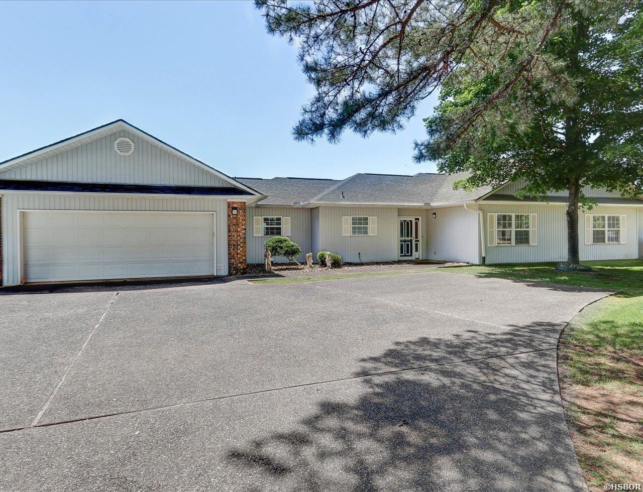105 CASPER Property Photo 1
