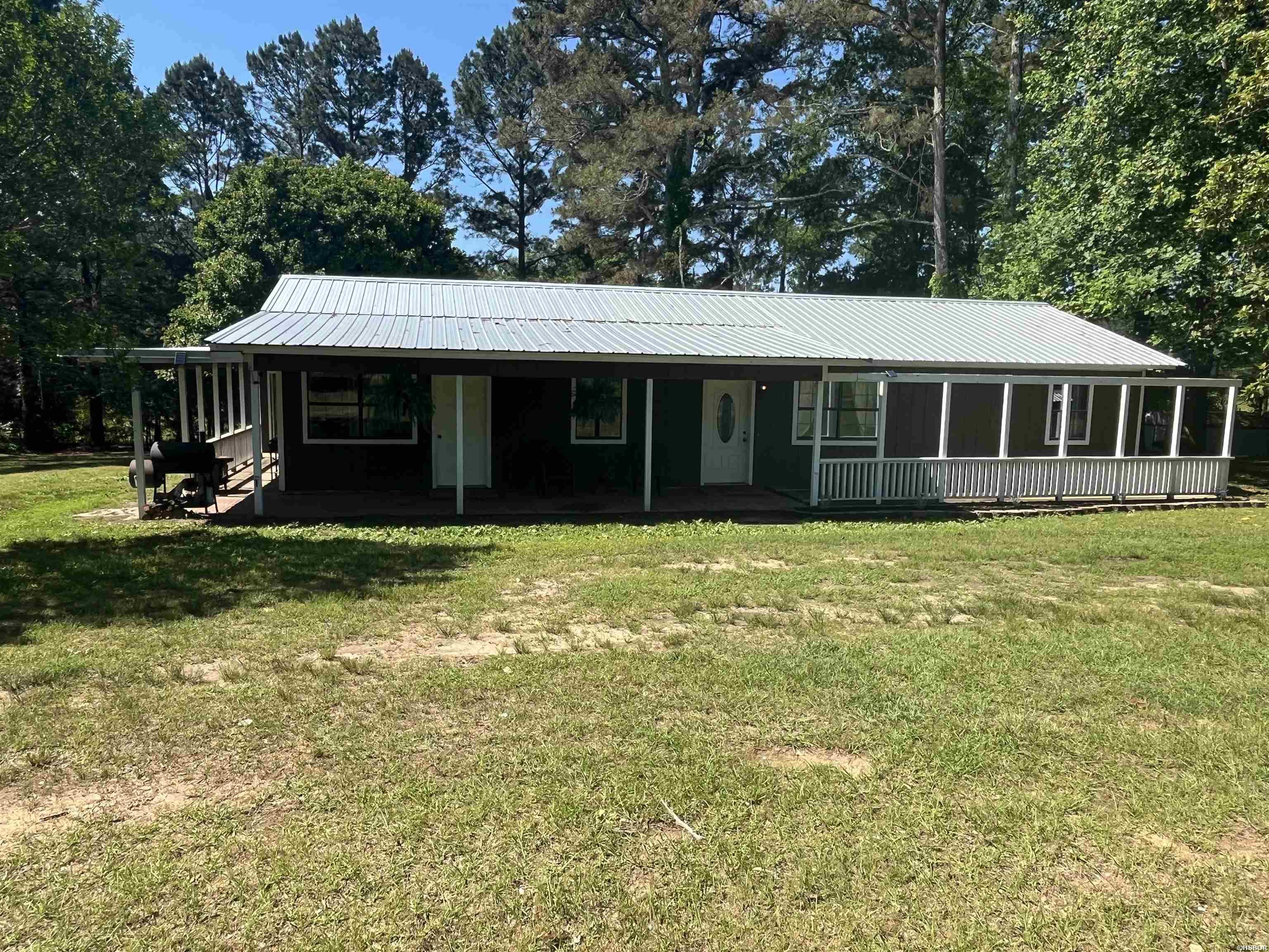 911 Apple Road Property Photo 1