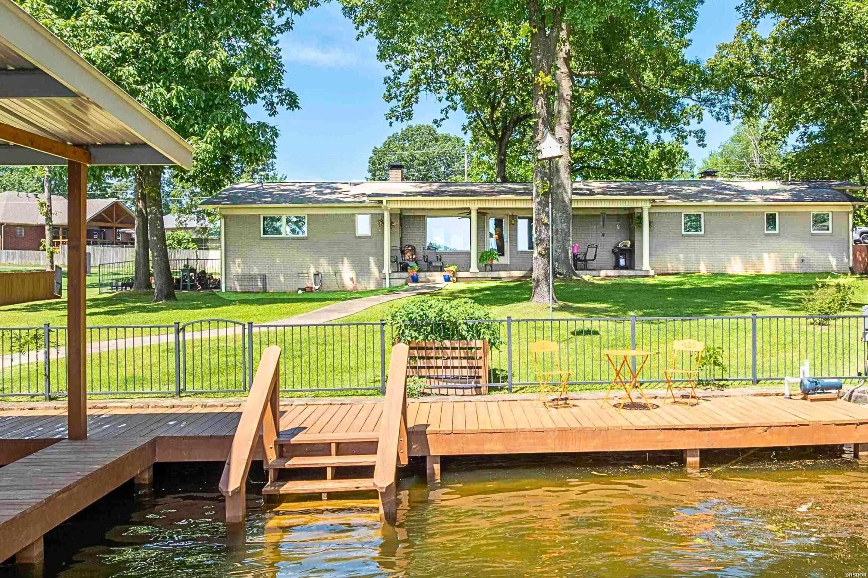 215 Gregory Drive Property Photo