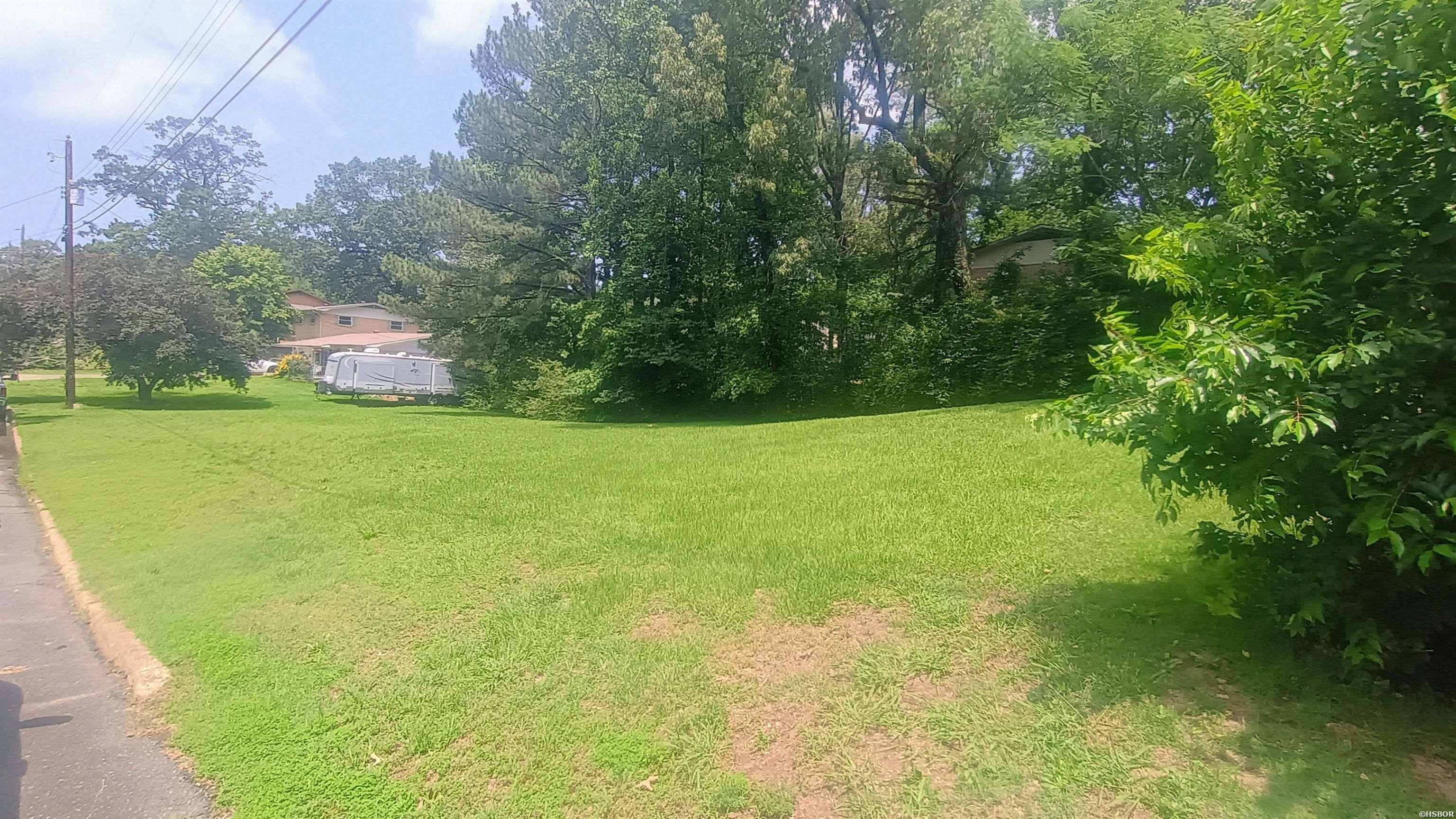 00 Poinsettia Property Photo 5