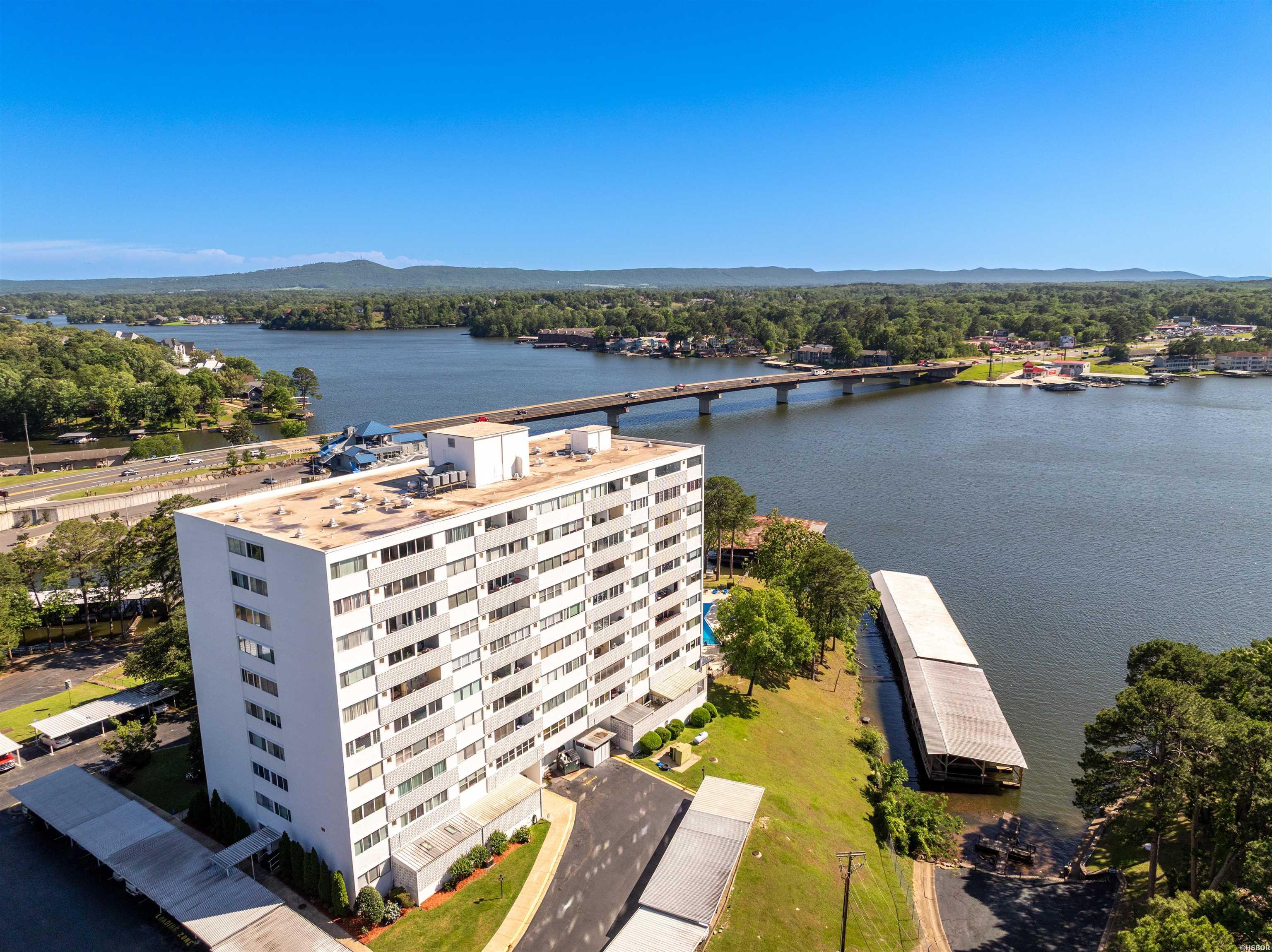 740 Weston Road Property Photo 6