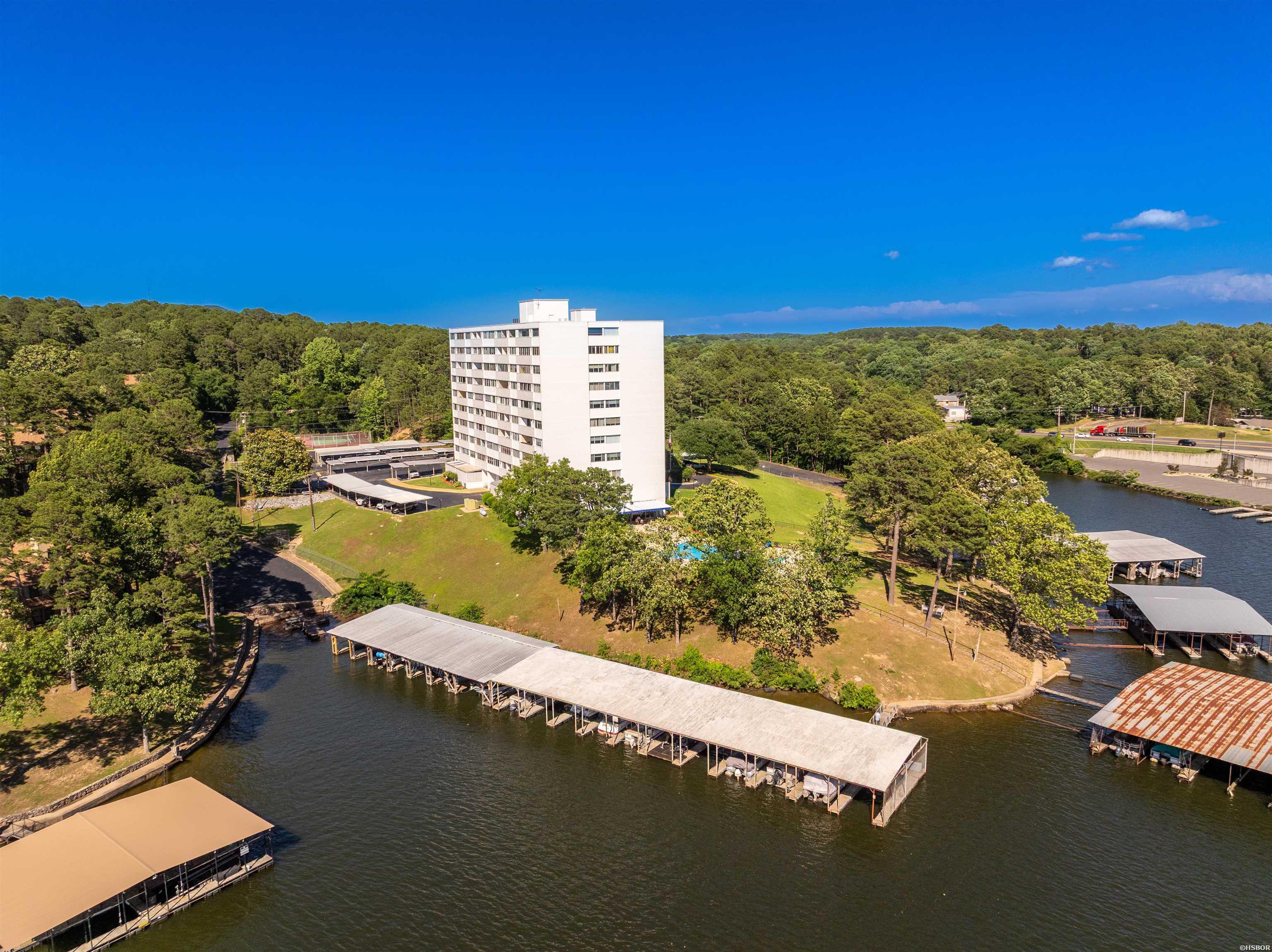 740 Weston Road Property Photo 7