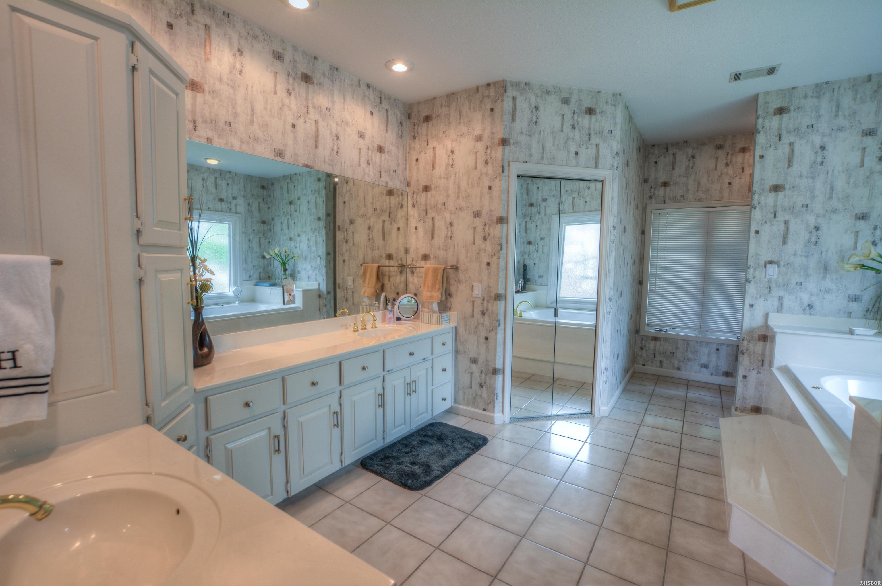 42 Stonegate Shores Drive Property Photo 22