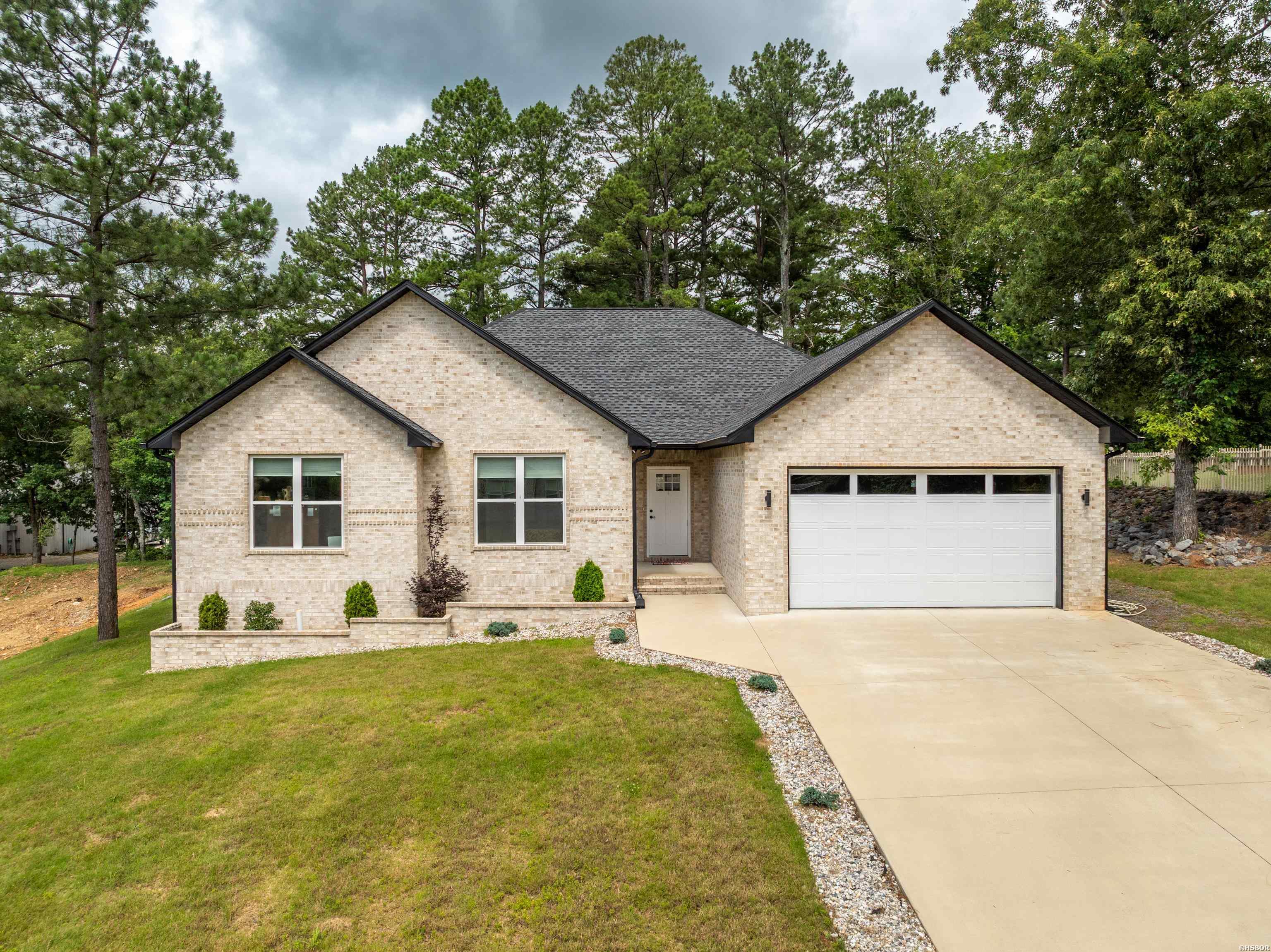 141 Ridgeway Place Property Photo 1