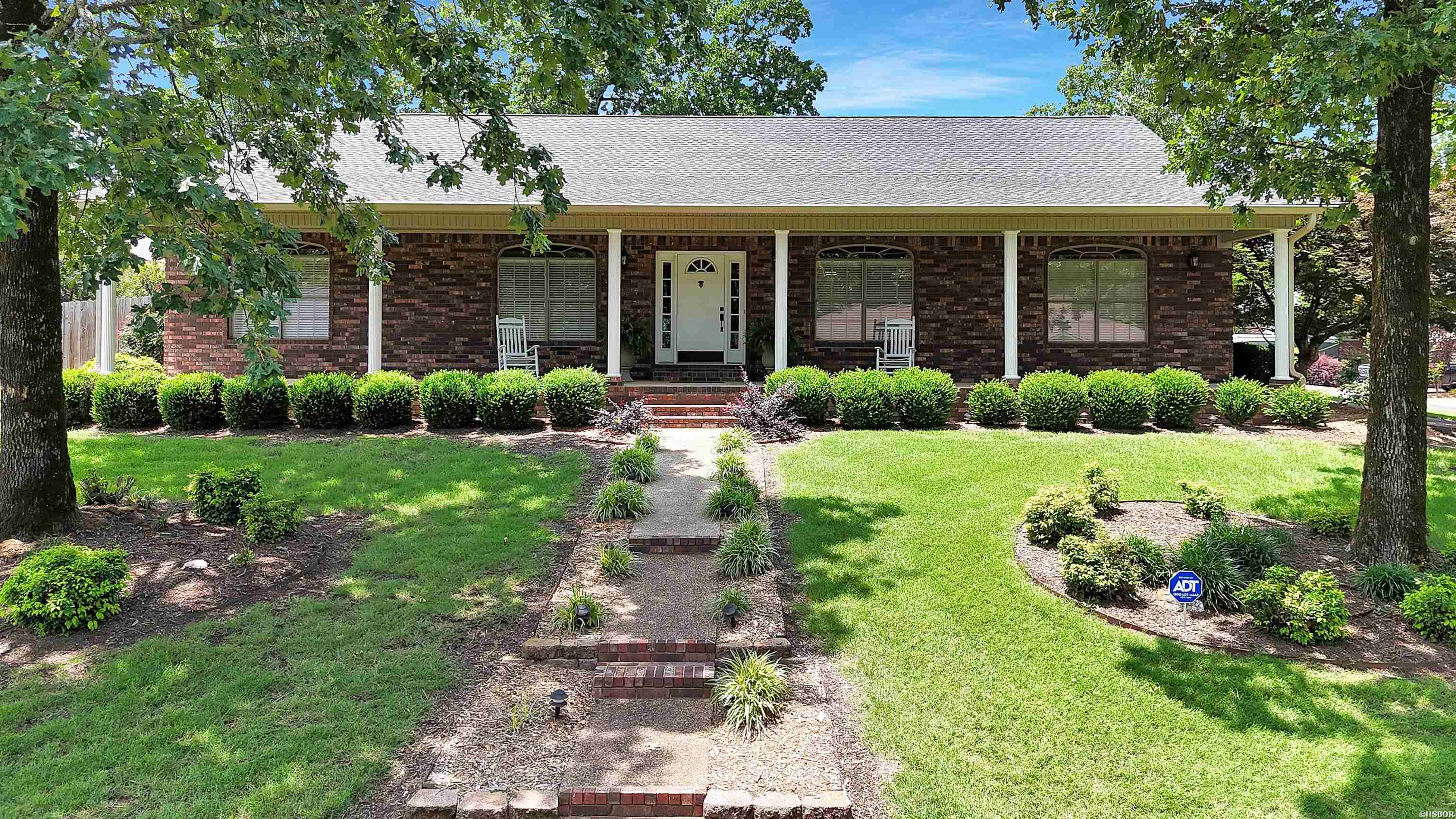 113 DEERVIEW Circle Property Photo 1