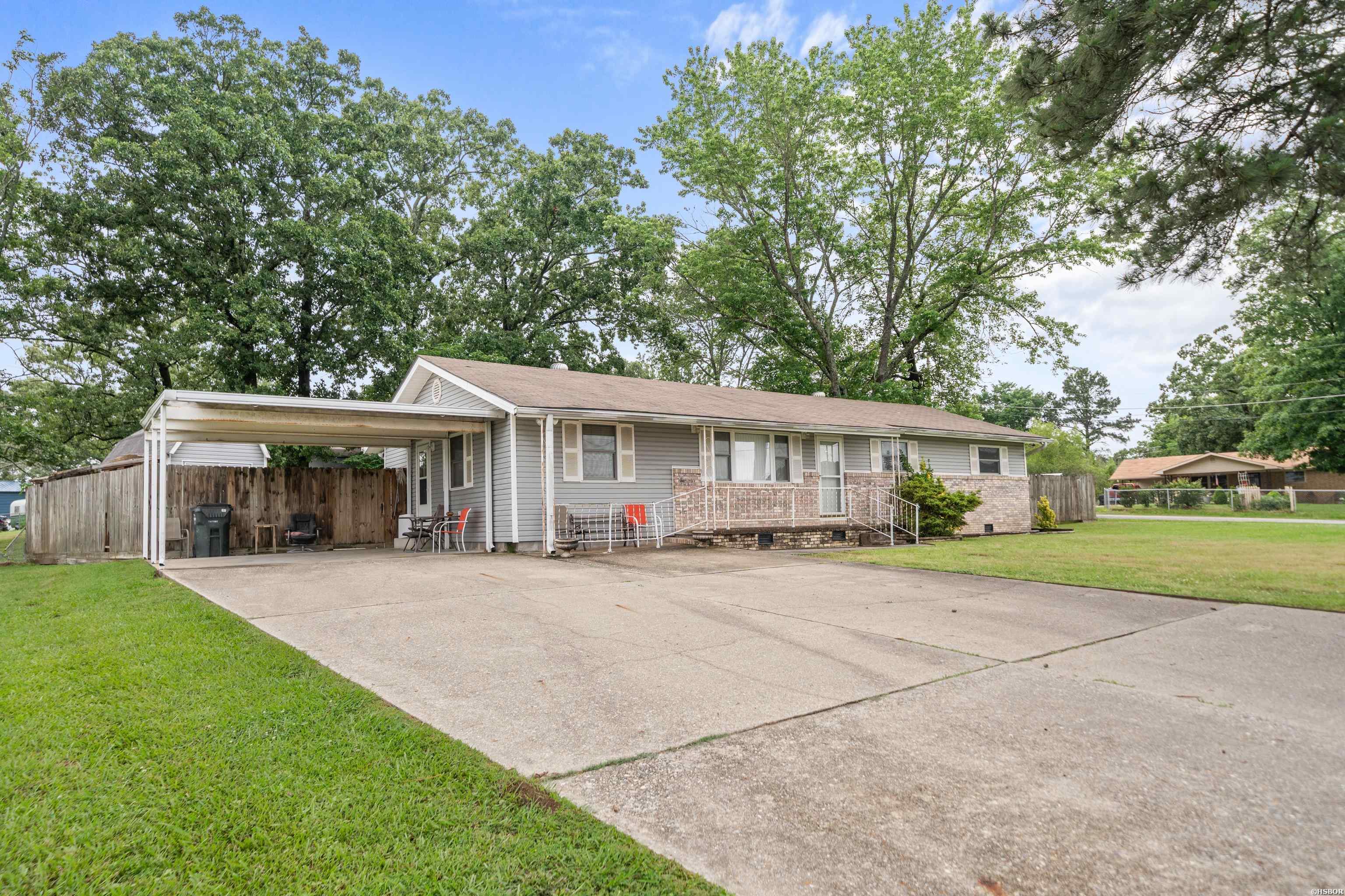 103 N Ross Maddox Property Photo 1