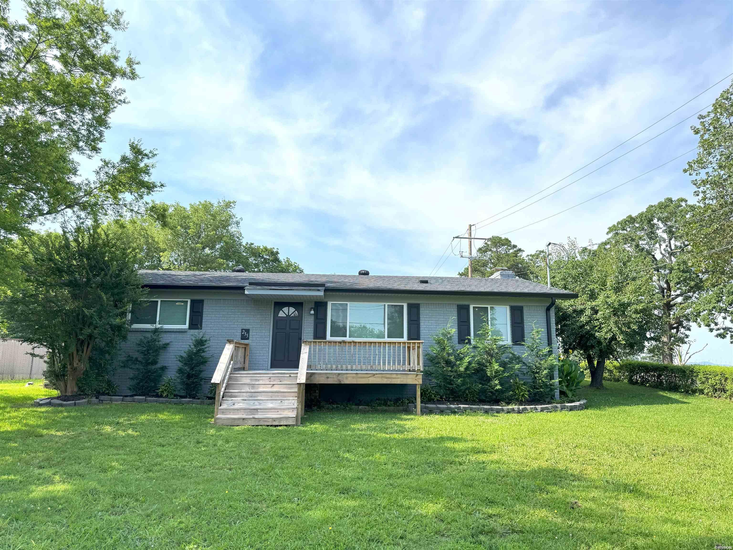 235 Hollywood Avenue Property Photo 1