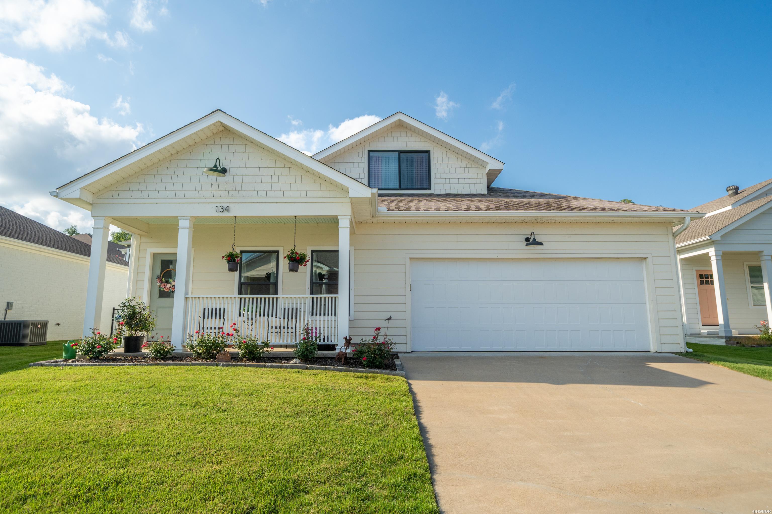 134 Clearwater Cove Property Photo 1