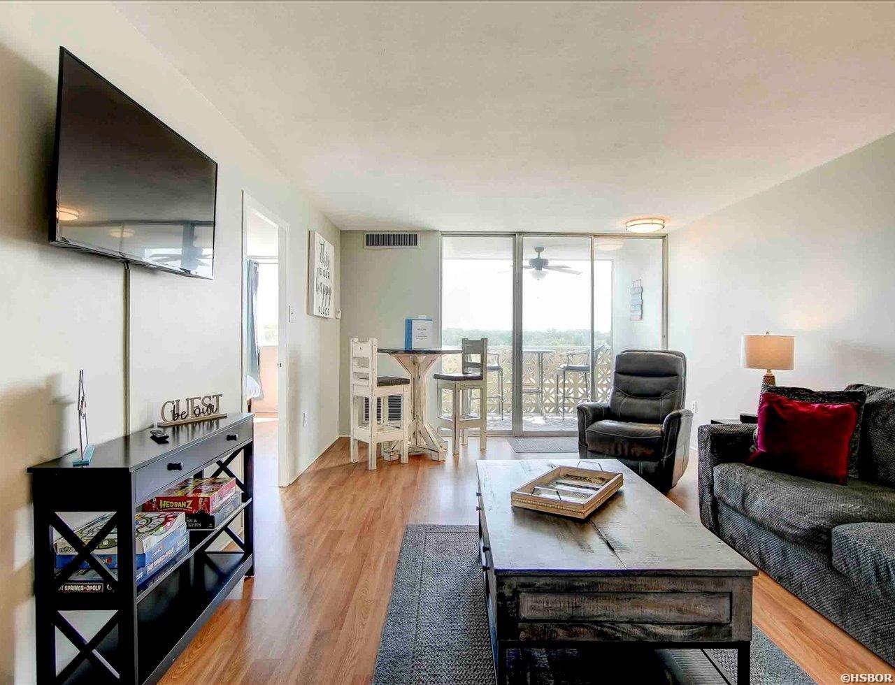 740 Weston Road Property Photo