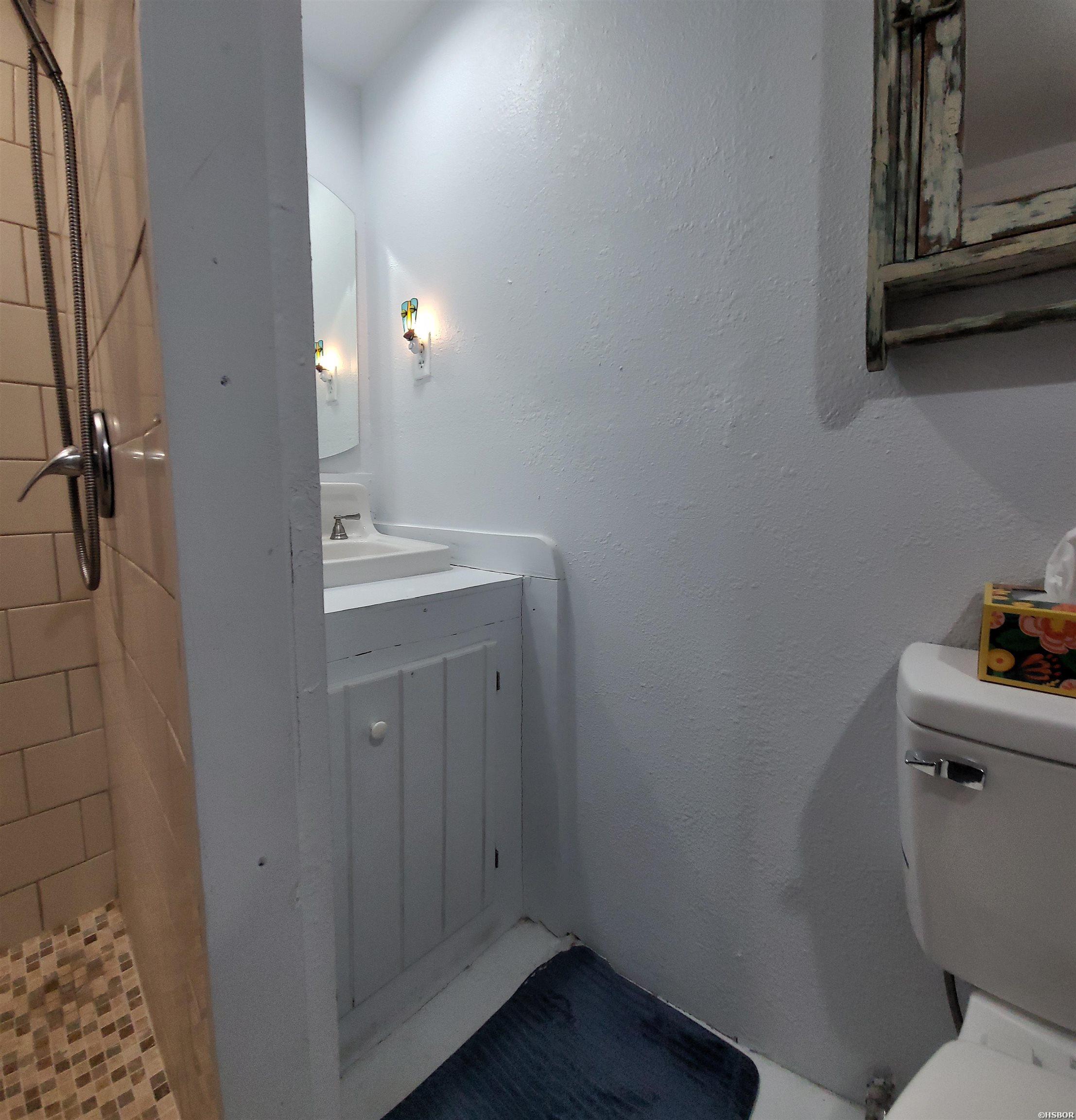 223 S Main Street Property Photo 18