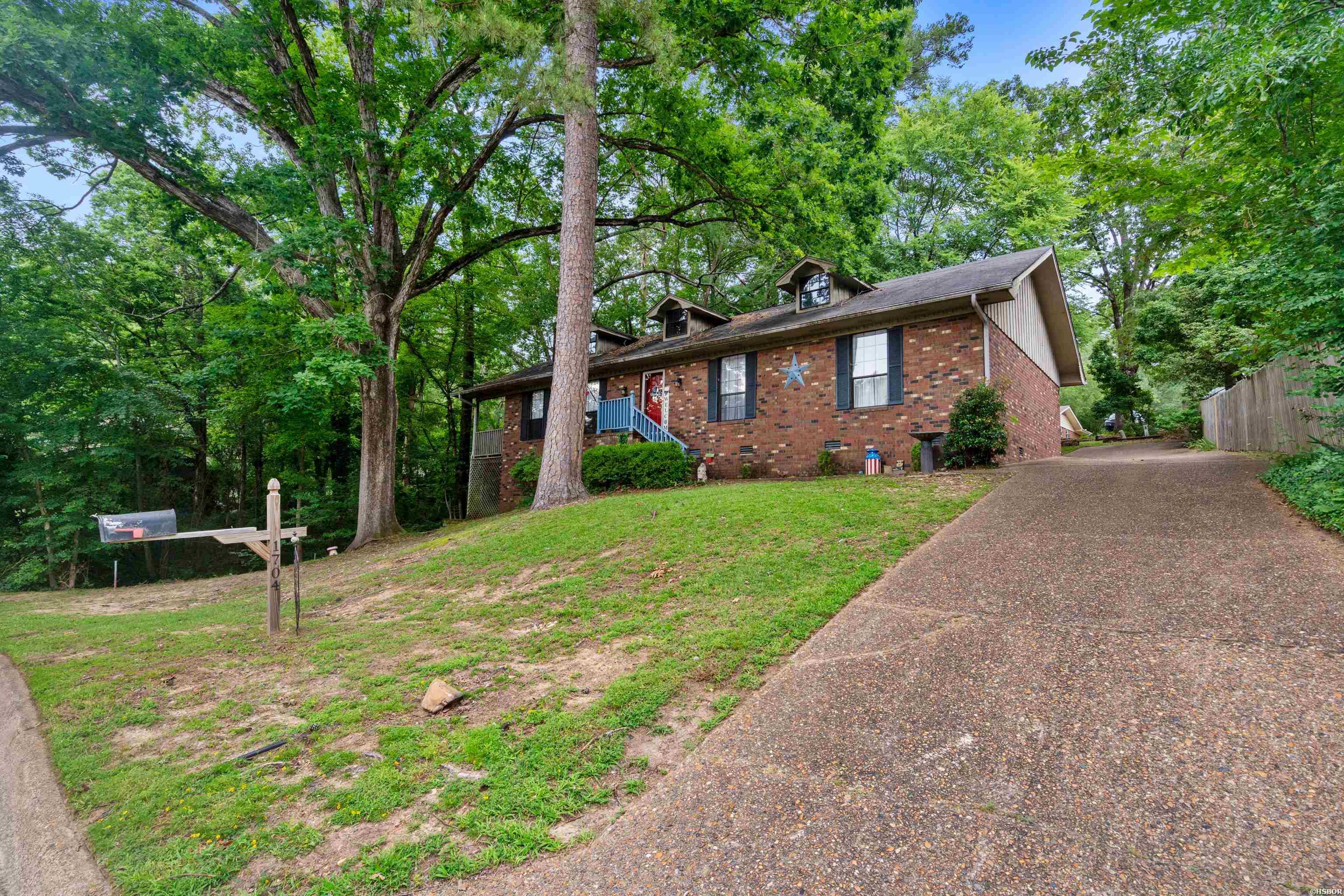 1704 Northridge Drive Property Photo 2