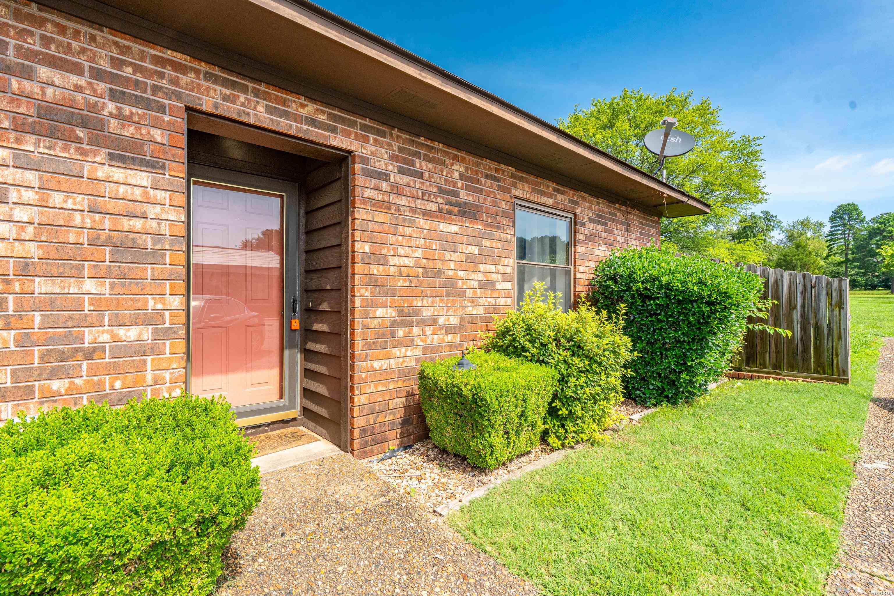 301 Hammond Drive Property Photo 1