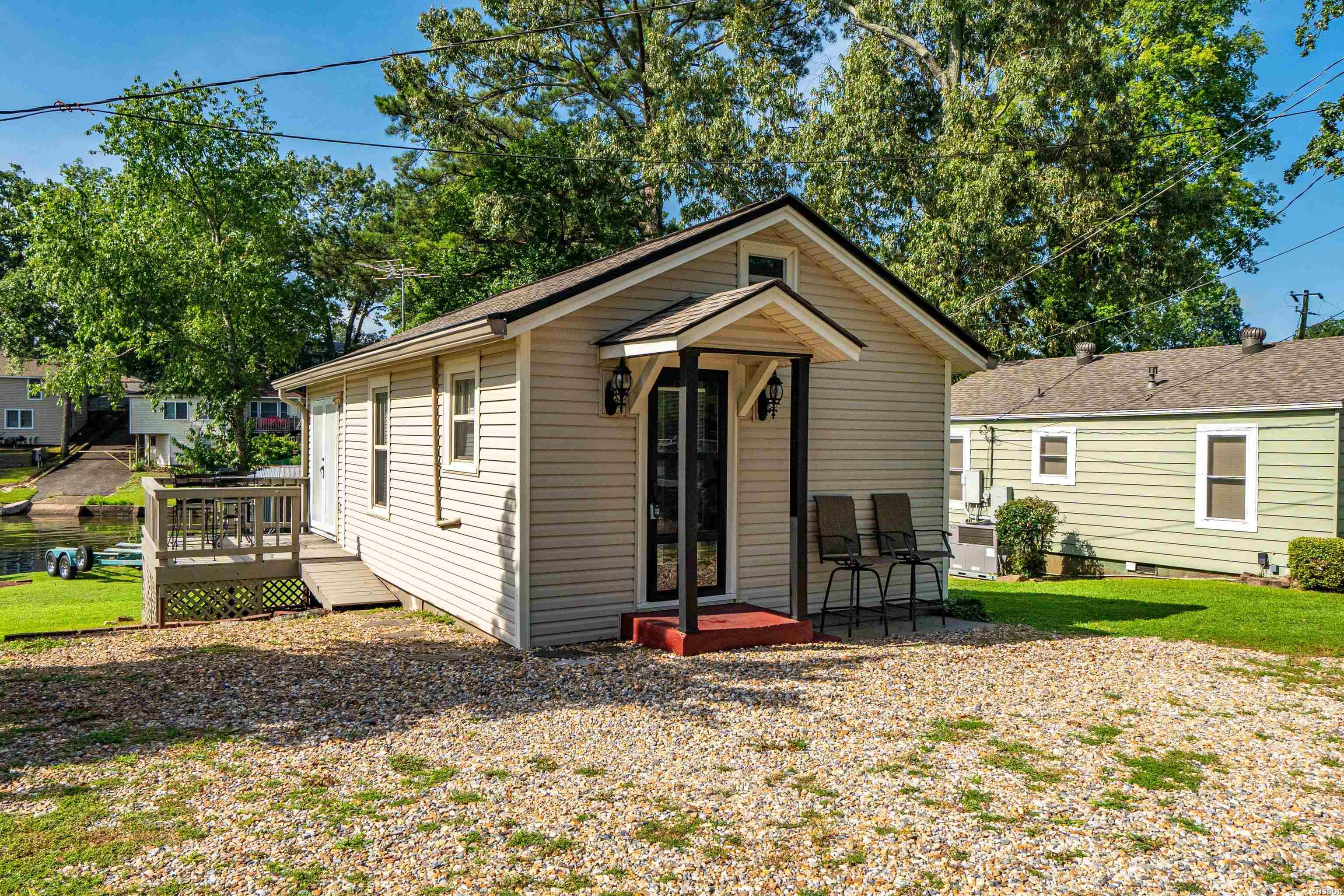 105 Chambers Point Property Photo 1