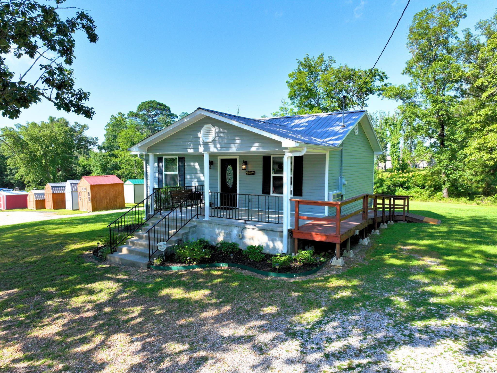6973 Highway 7 Property Photo 1