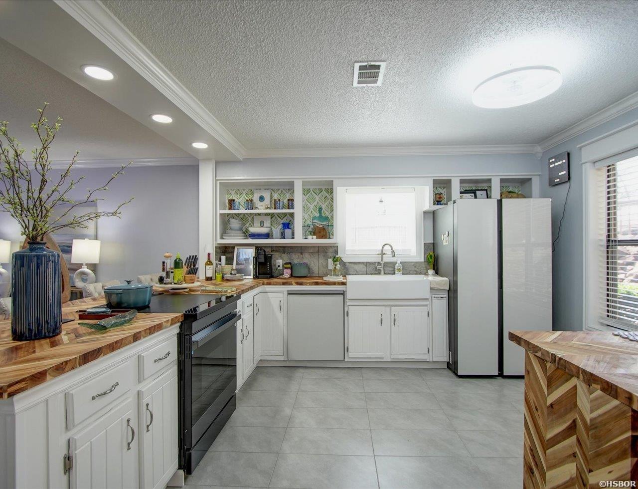 1412 Airport Road Property Photo 10