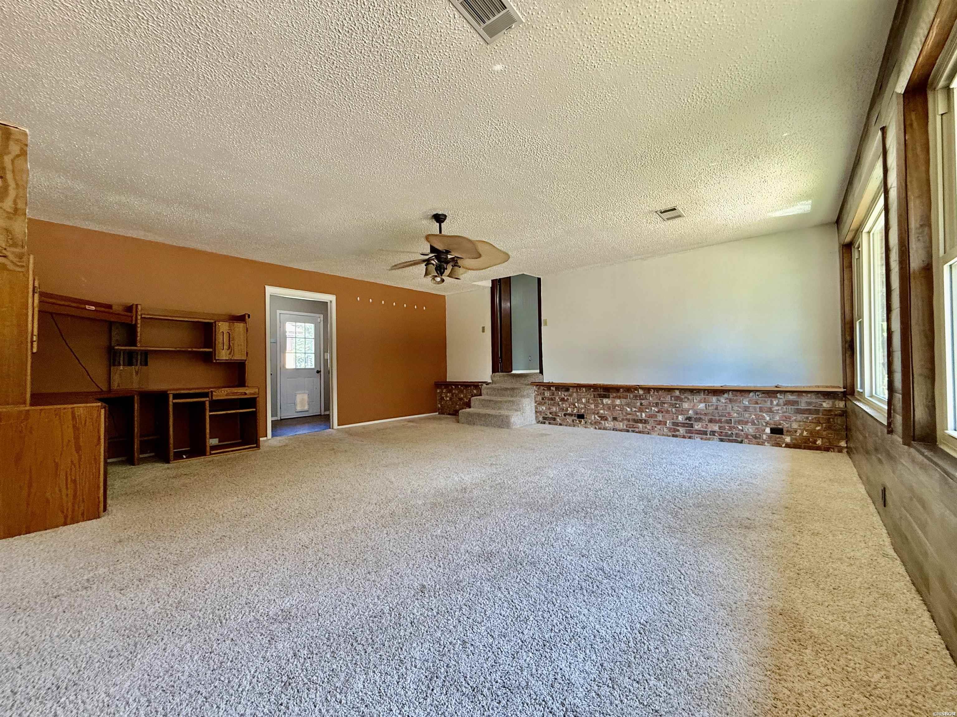 303 Cimmaron Street Property Photo 9