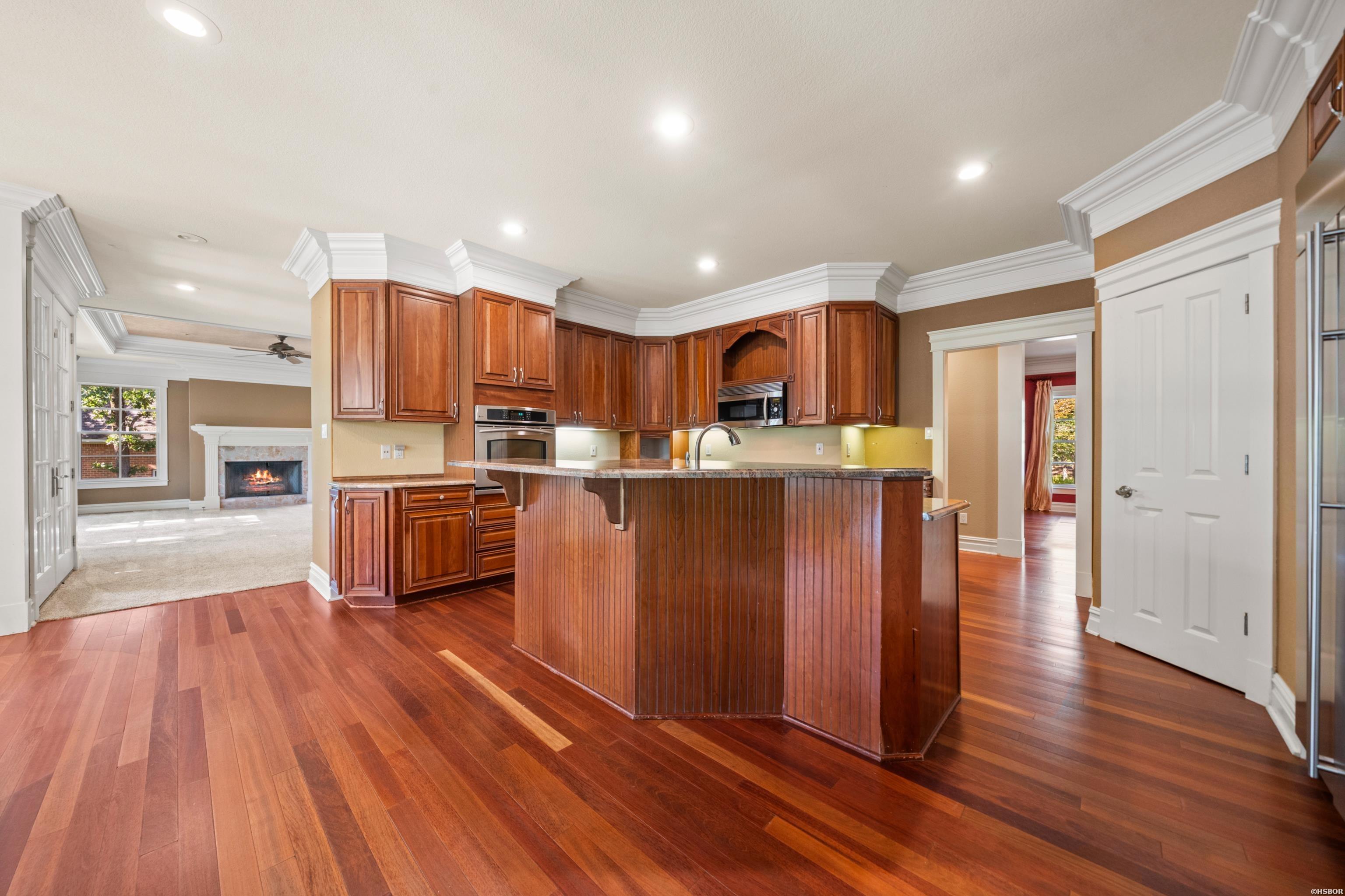 174 Fontana Property Photo 18