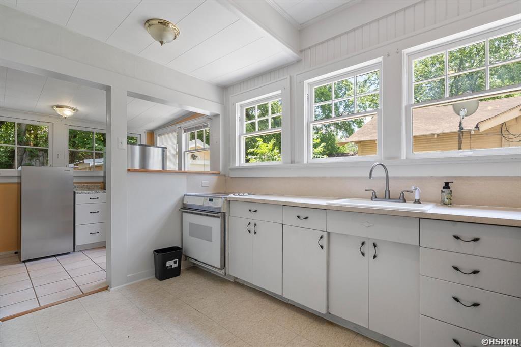 107 Barry Street Property Photo 11
