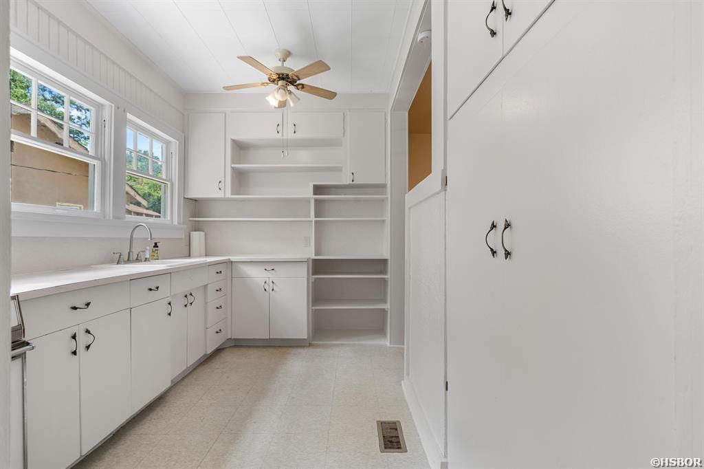 107 Barry Street Property Photo 13