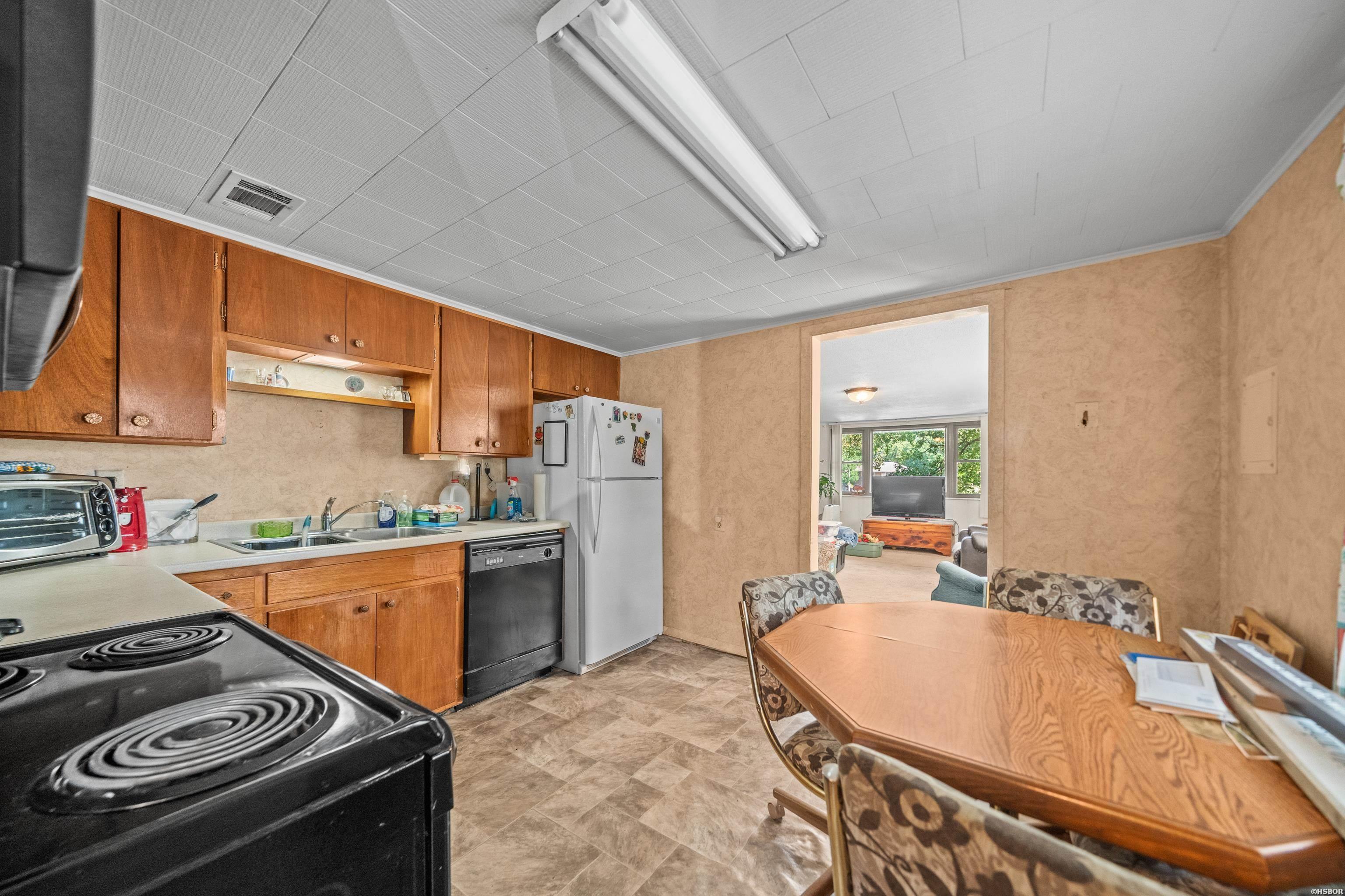 168 Riverside Drive Property Photo 8