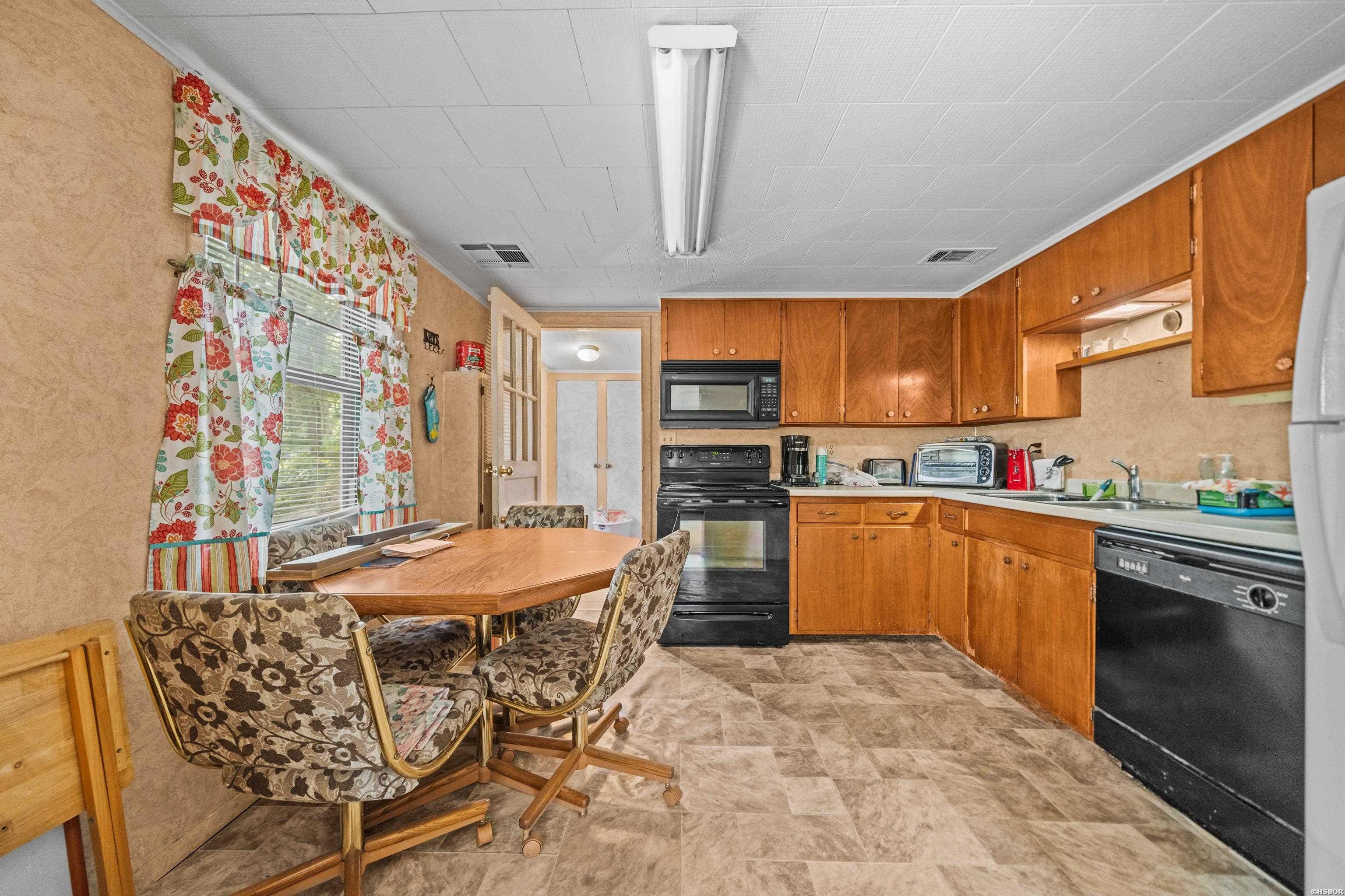168 Riverside Drive Property Photo 10