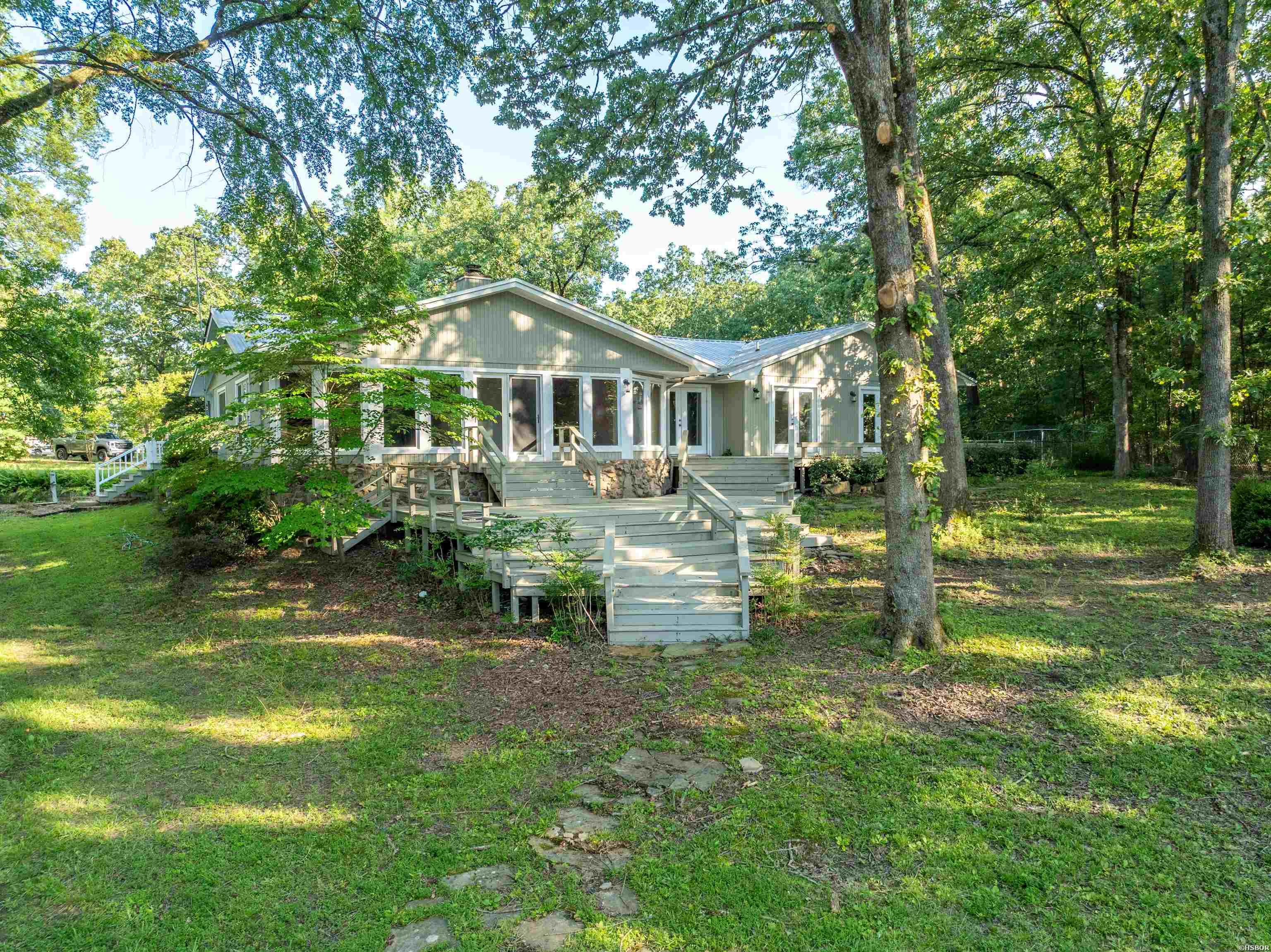 512 Beachview Property Photo 1