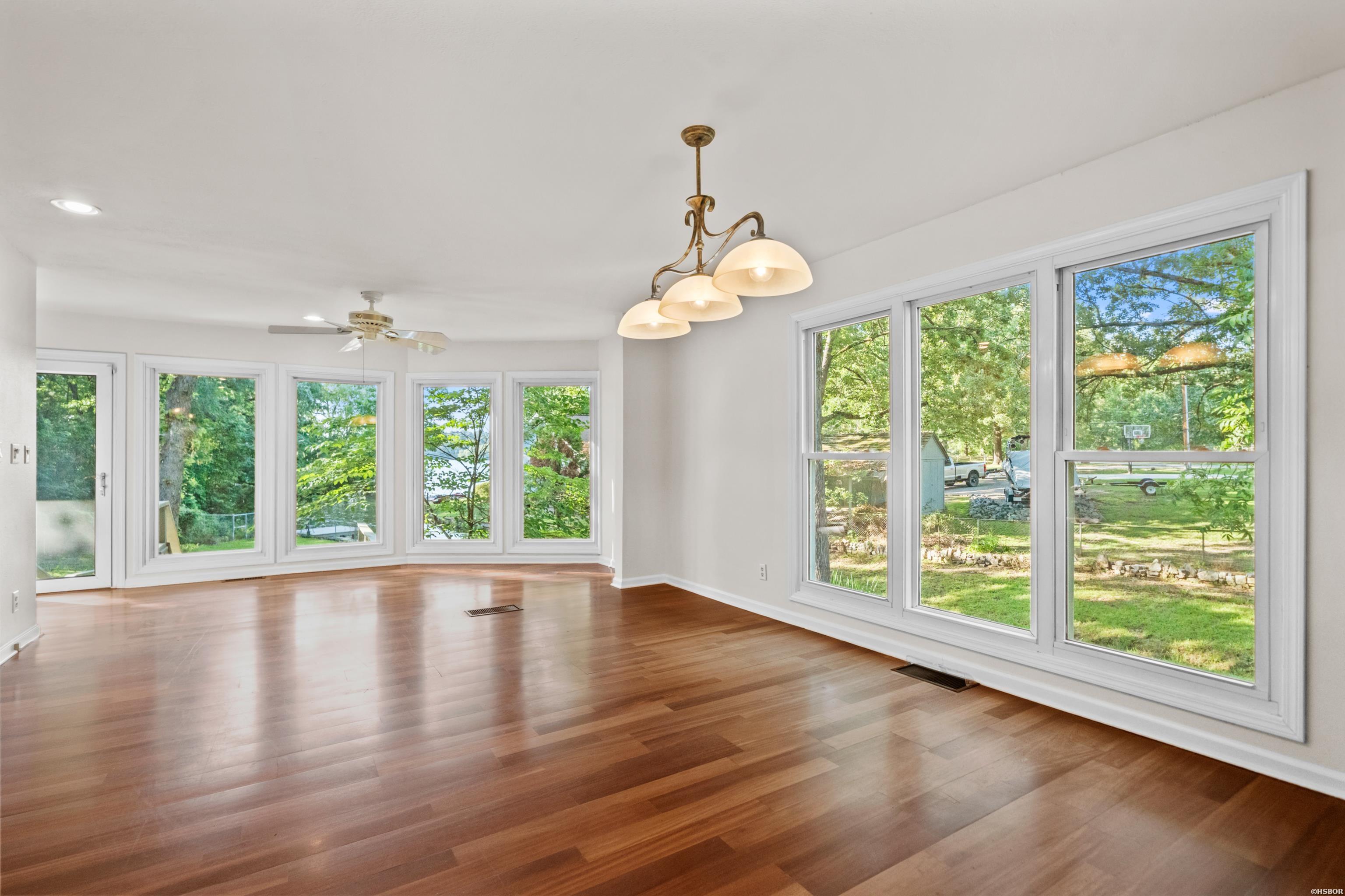 512 Beachview Property Photo 14