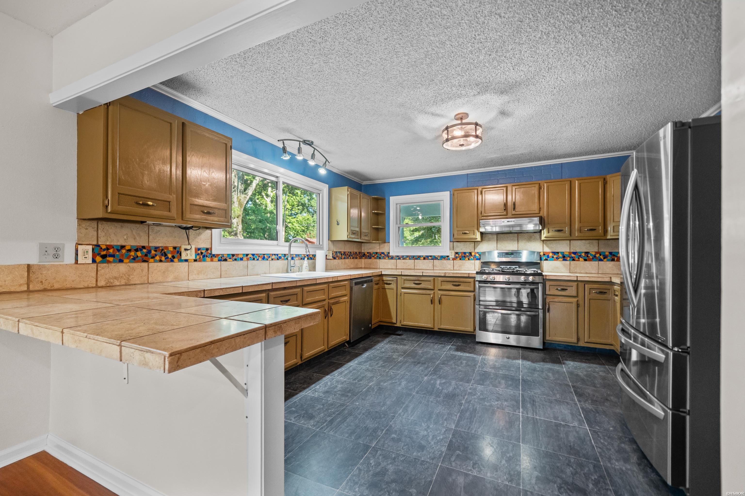 512 Beachview Property Photo 19