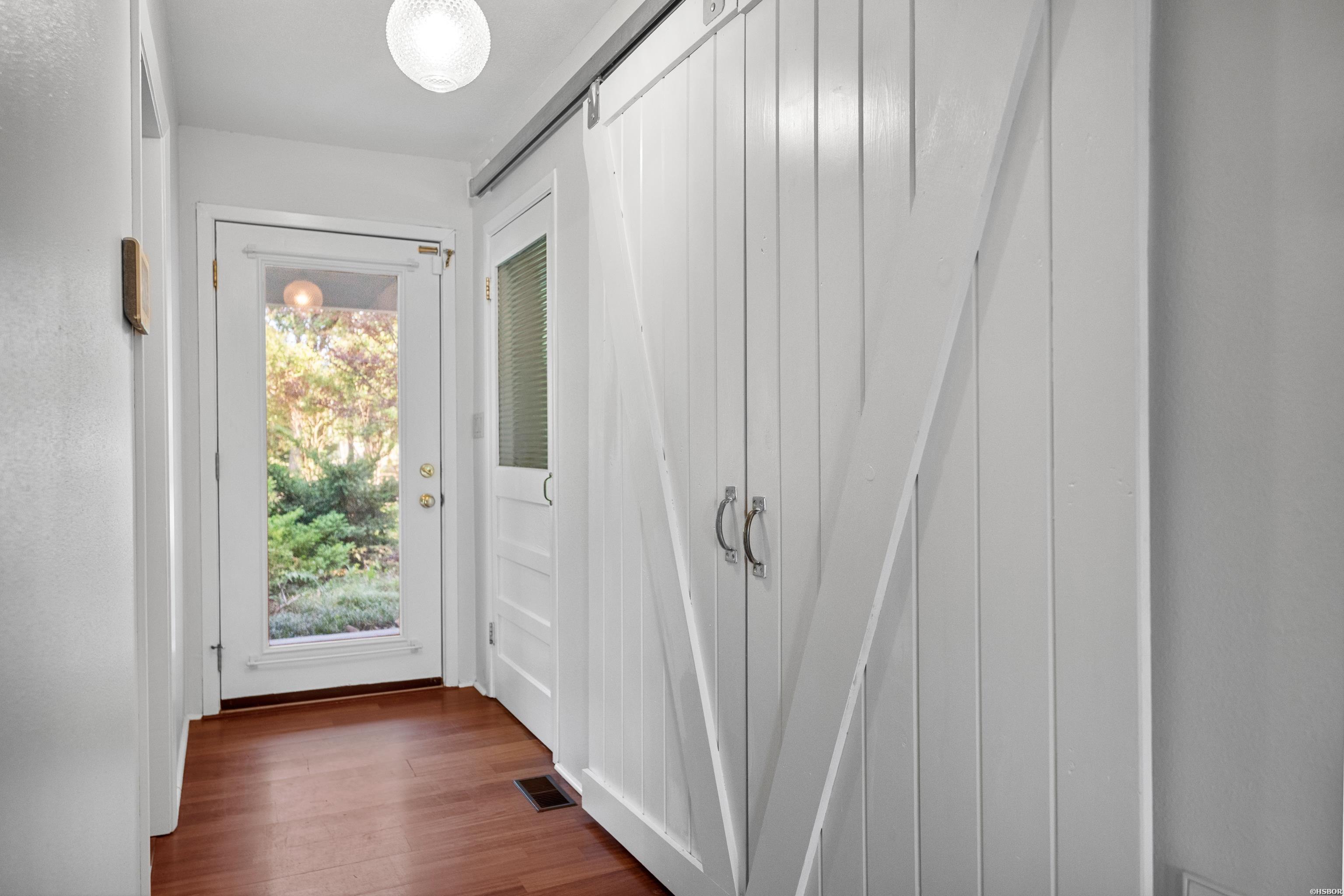 512 Beachview Property Photo 22