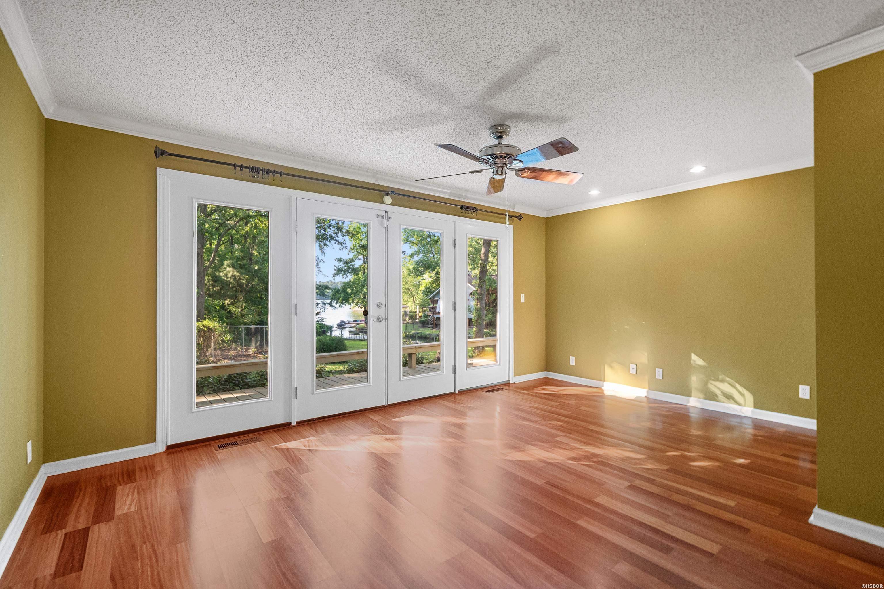512 Beachview Property Photo 24