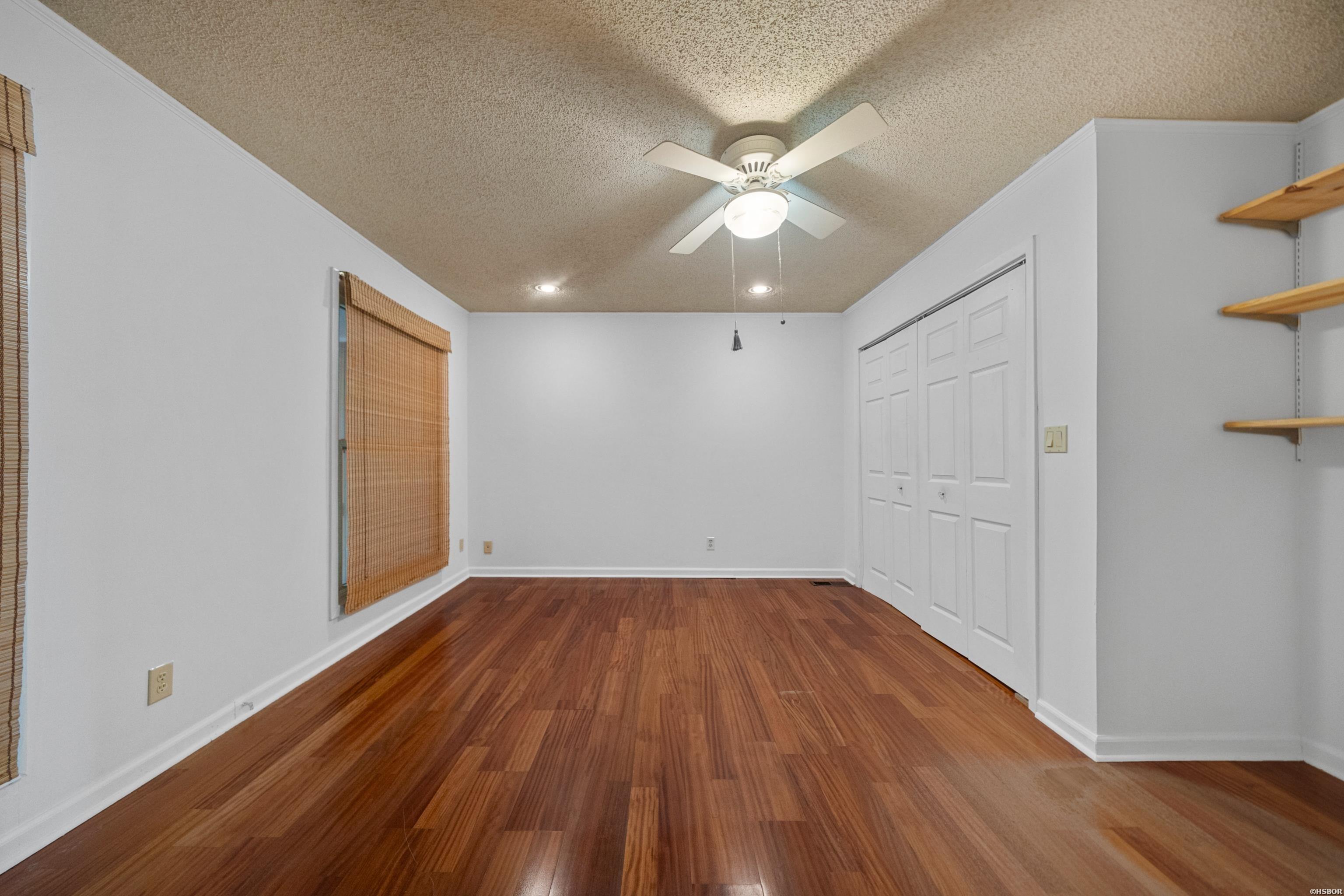 512 Beachview Property Photo 28