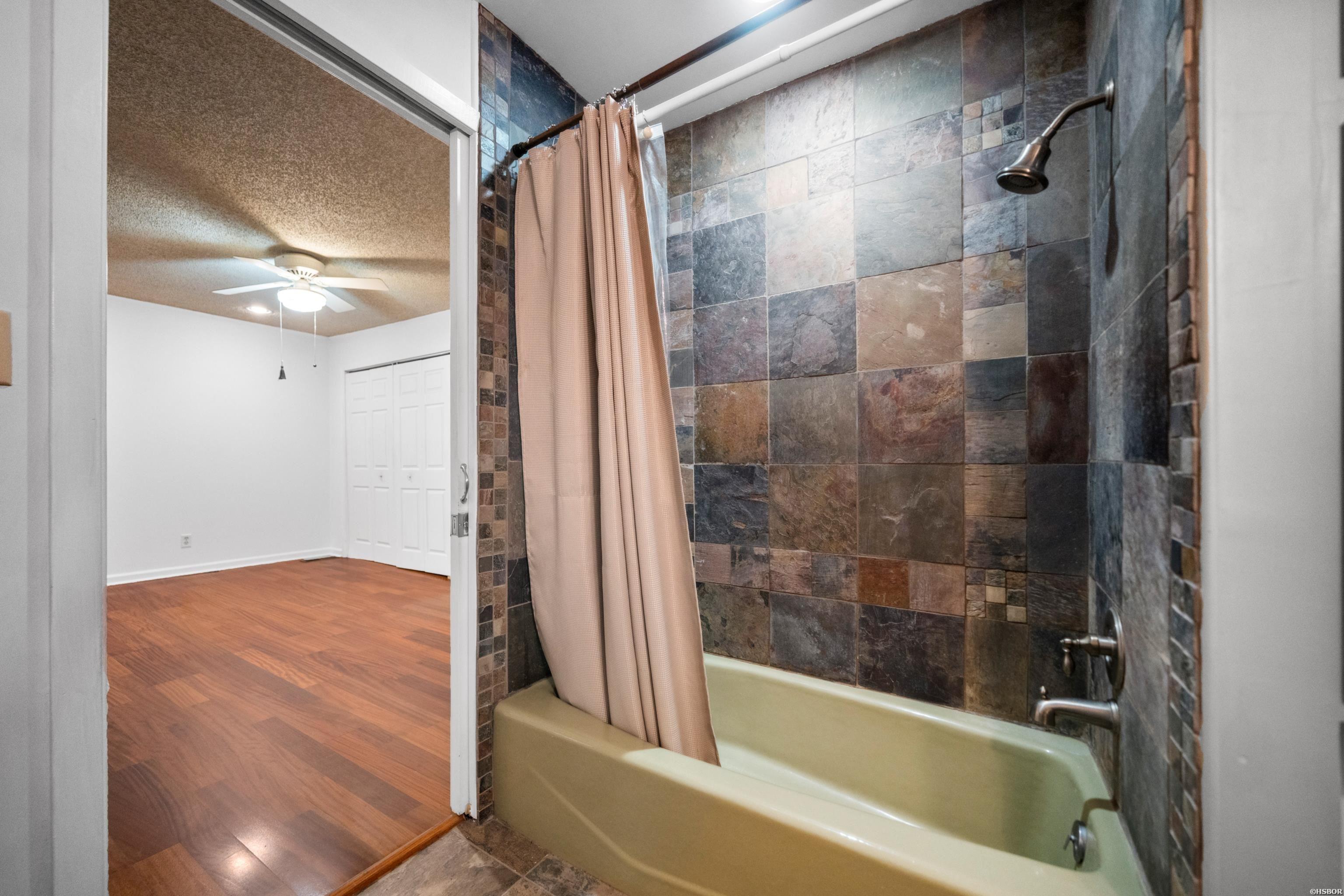 512 Beachview Property Photo 37