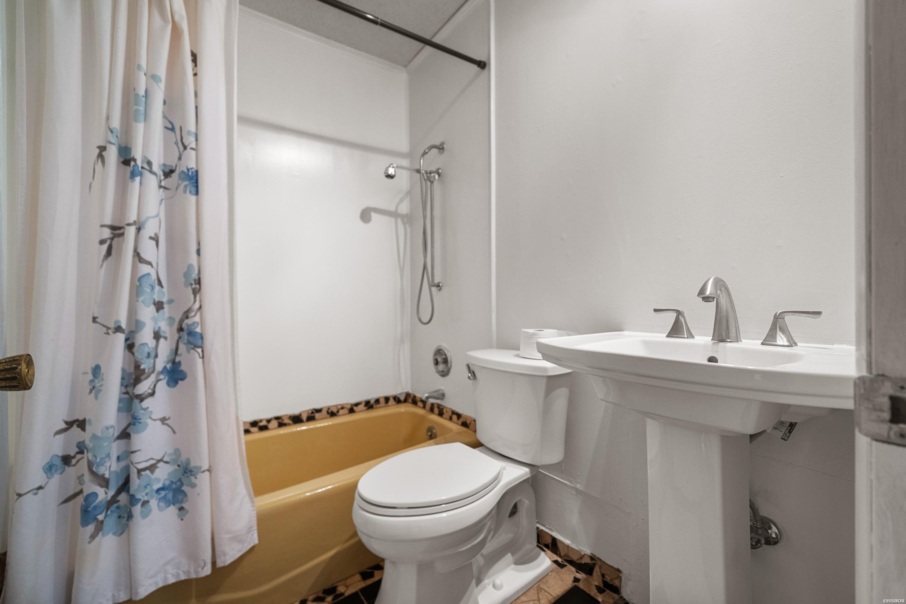 512 Beachview Property Photo 42