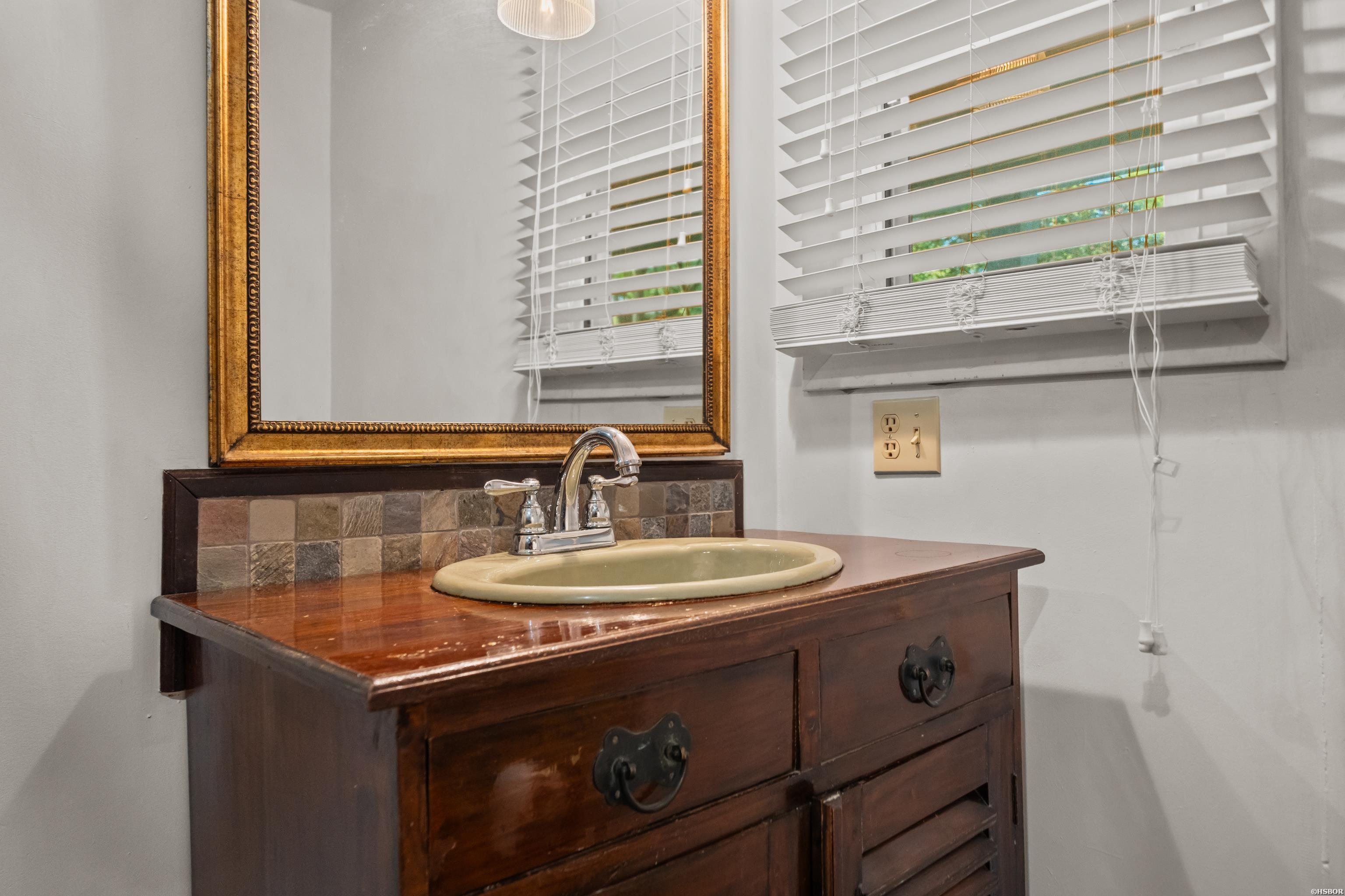 512 Beachview Property Photo 43