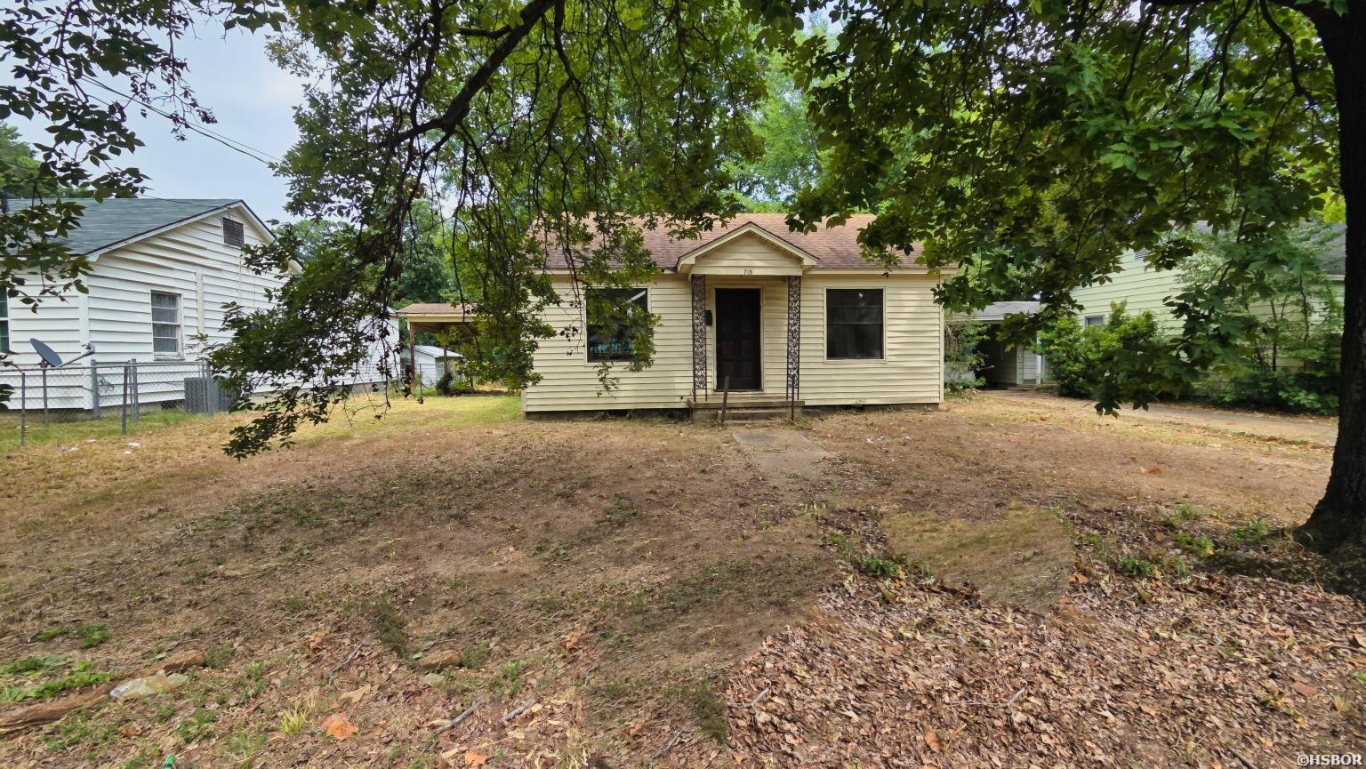 715 Division Street Property Photo 7