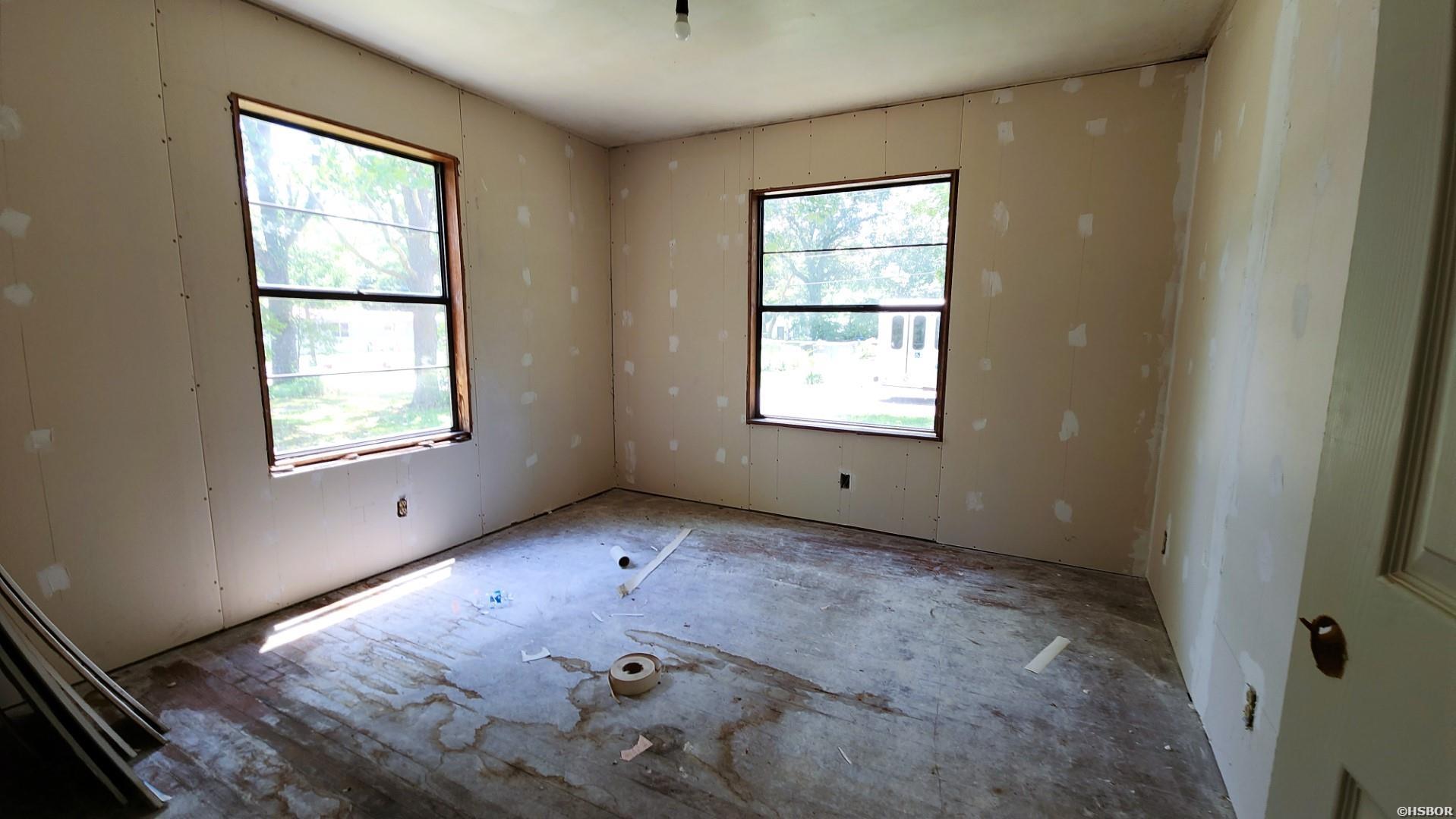 715 Division Street Property Photo 28