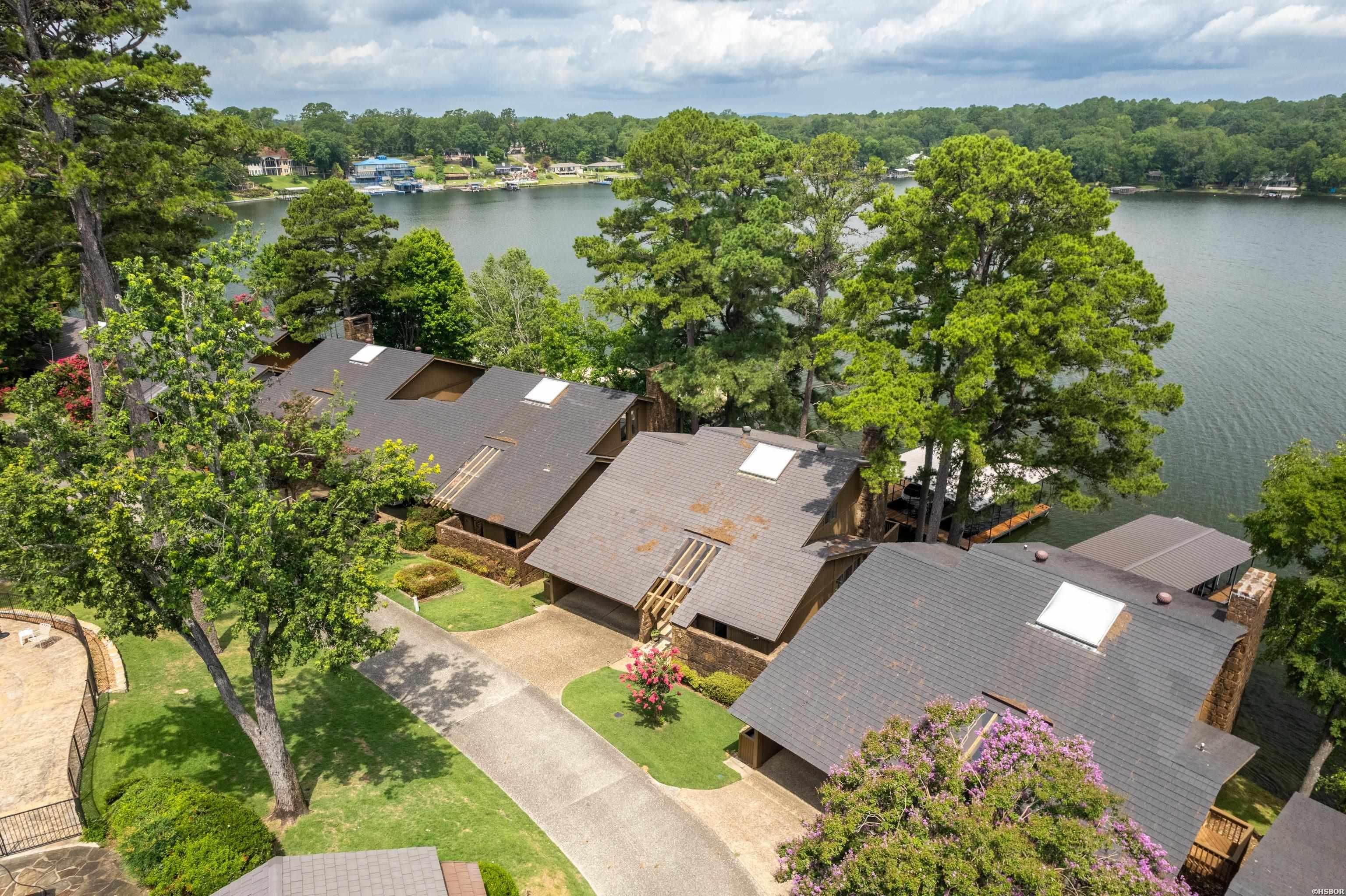 200 Discovery Bay Lane Property Photo 2
